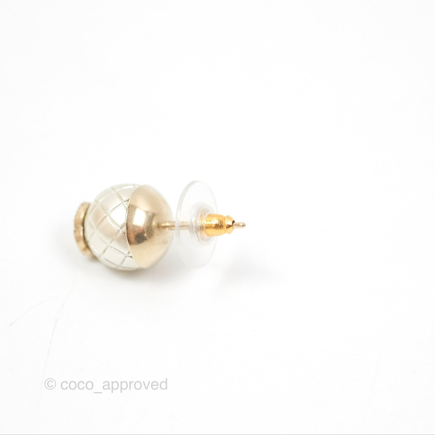 Chanel CC Round Earrings Gold Tone 16P