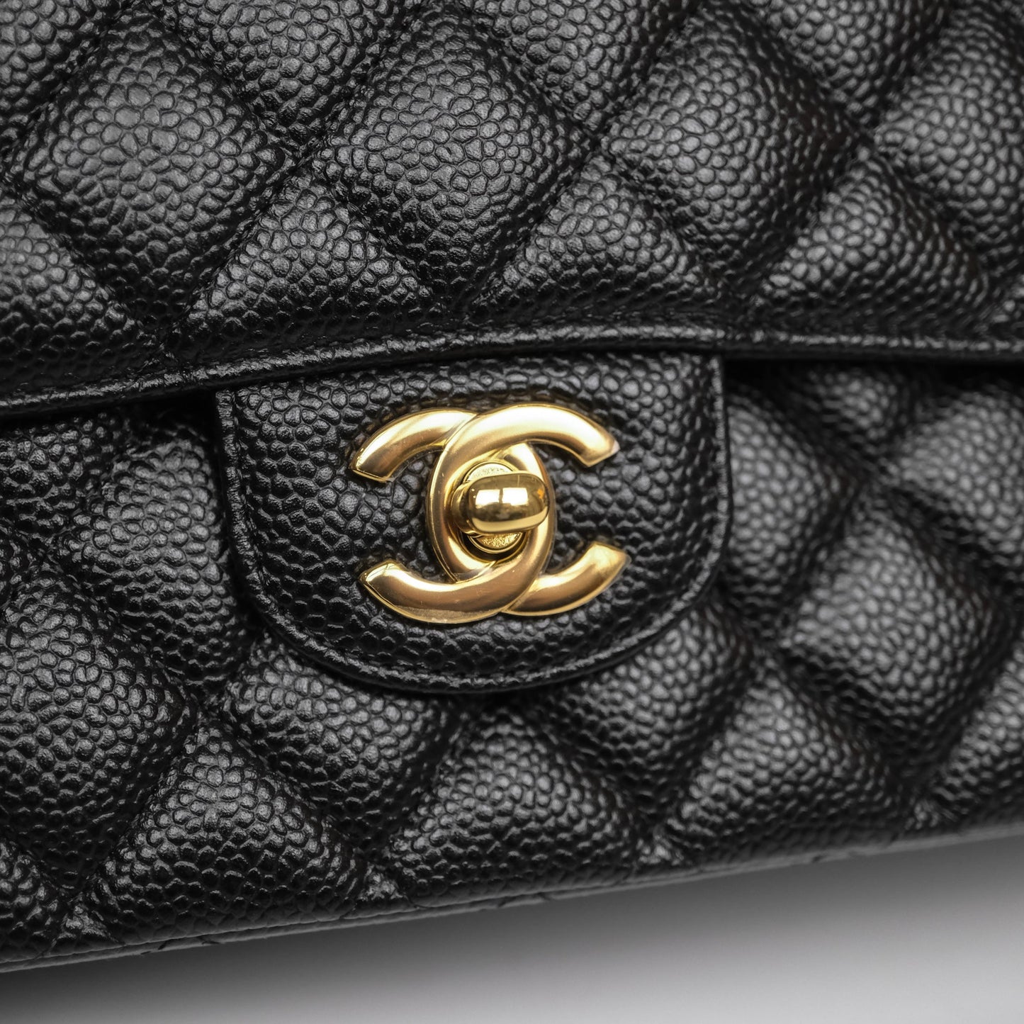 Chanel Classic M/L Medium Flap Quilted Black Caviar Gold Hardware