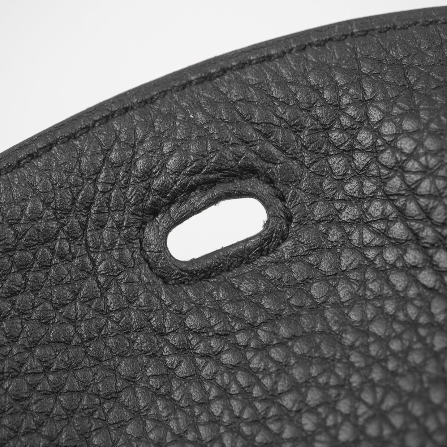Hermès Lindy 26 Black Clemence Gold Hardware