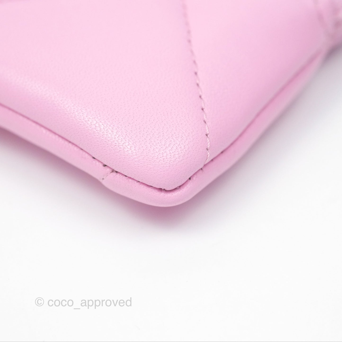 Chanel 19 Zipped Coin Purse Card Holder Pink Lambskin