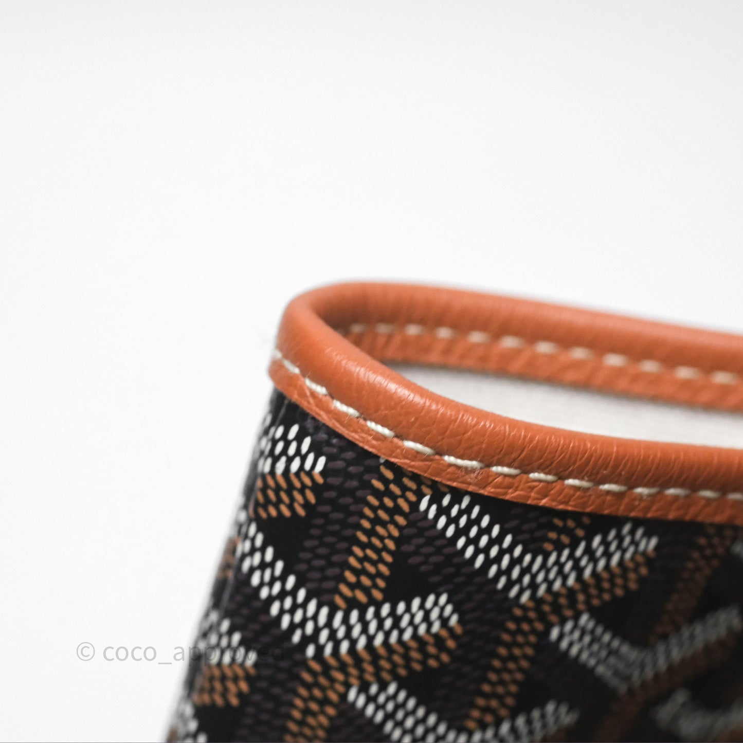 Goyard Saint Louis Tote PM⁣⁣⁣⁣⁣⁣⁣⁣⁣⁣⁣⁣⁣⁣⁣⁣⁣⁣⁣⁣ Black/Tan