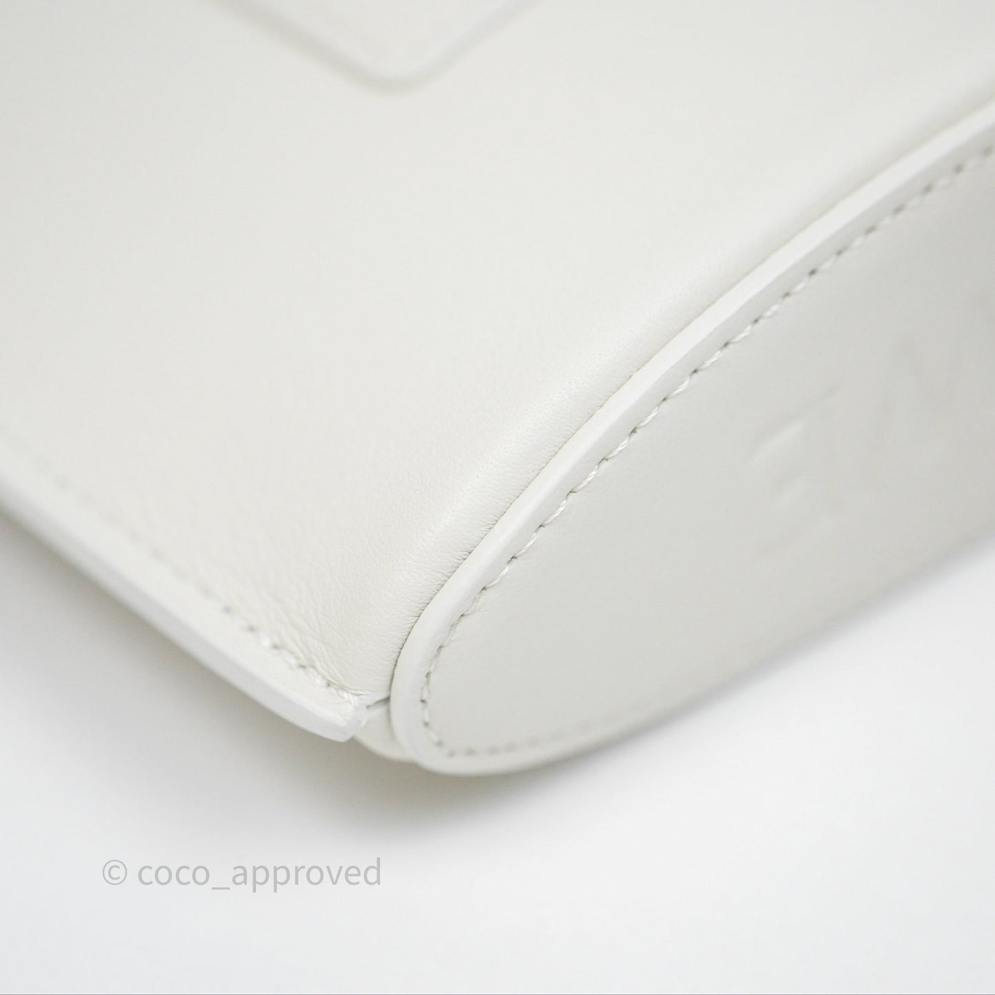 Loewe Dice Pocket in Classic Calfskin White
