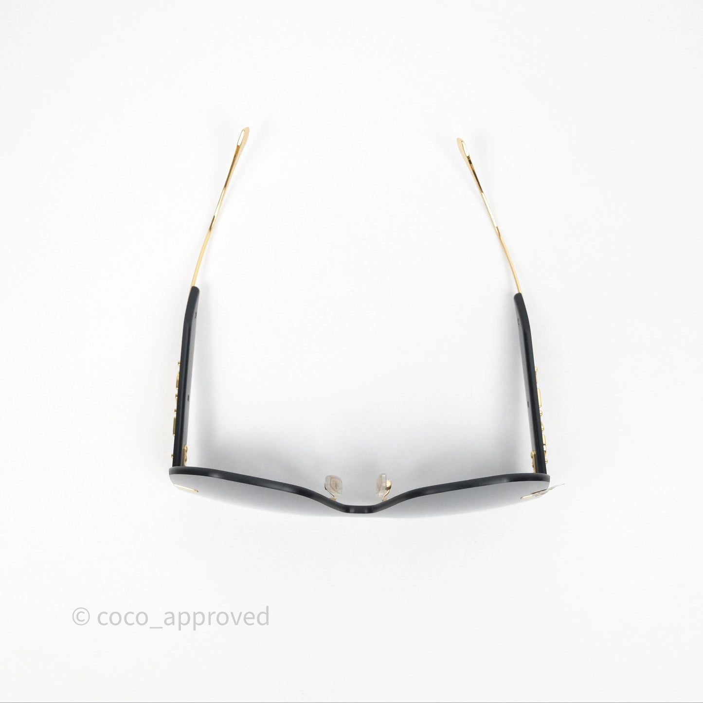 Fendi Fendi Logo Black Sunglasses Gold Tone