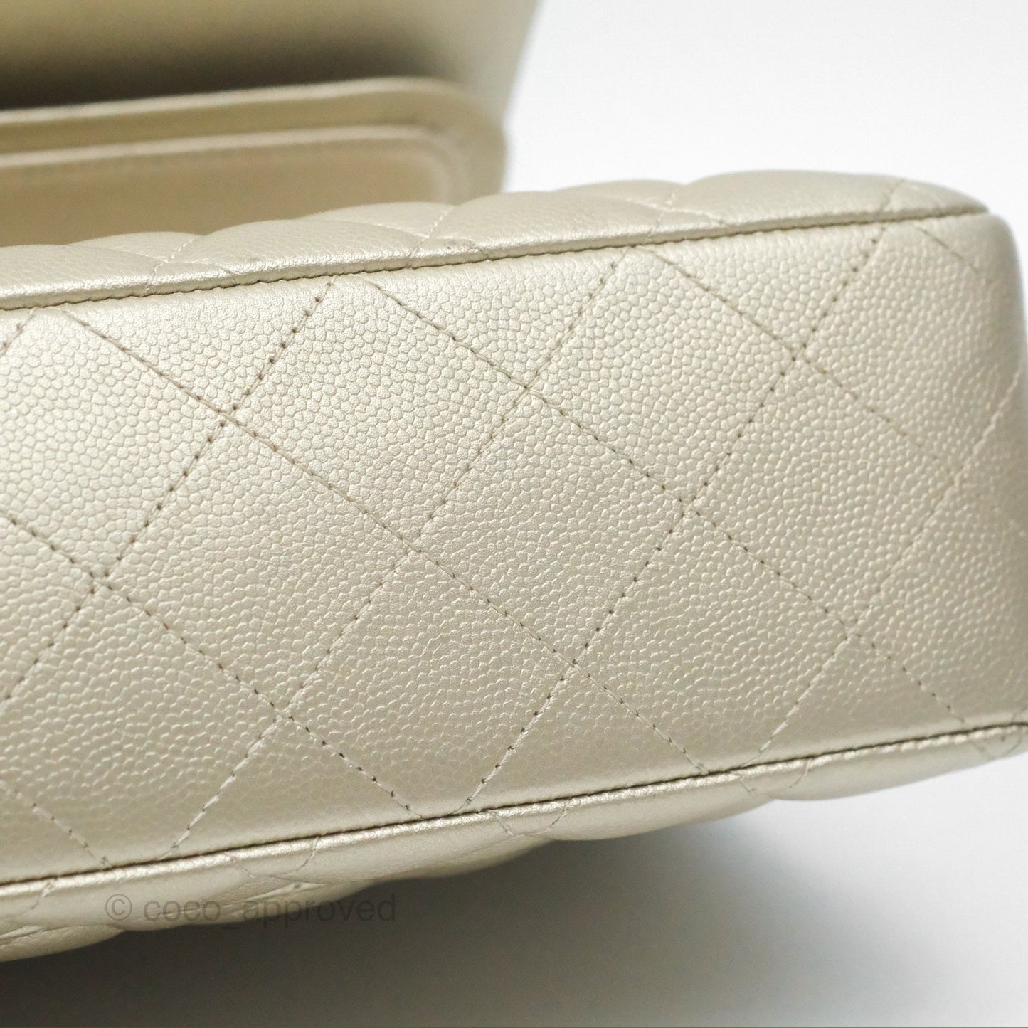 Chanel Classic M/L Medium Flap Quilted Gold Caviar Gold Gold Hardware