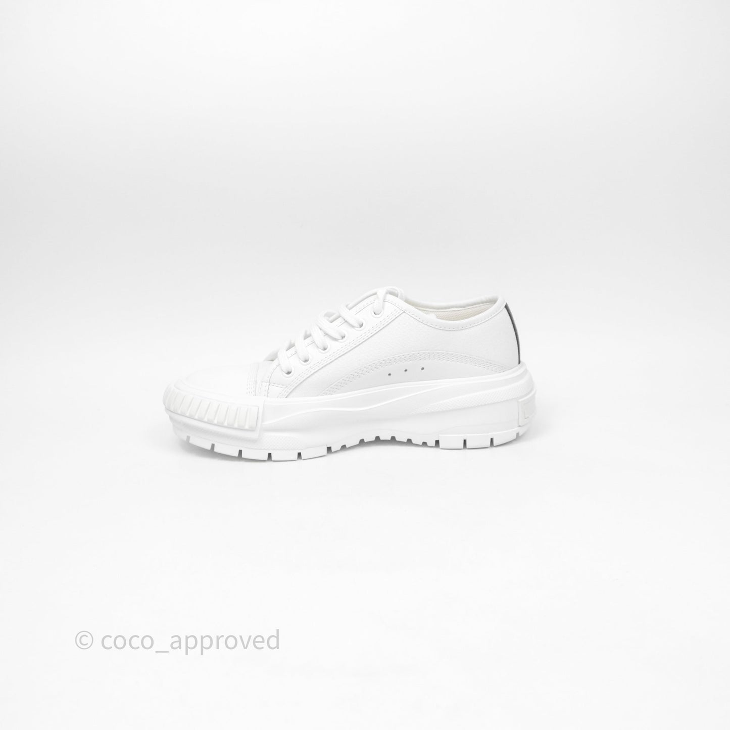 Louis Vuitton Logo Blanc Sneakers Size 38