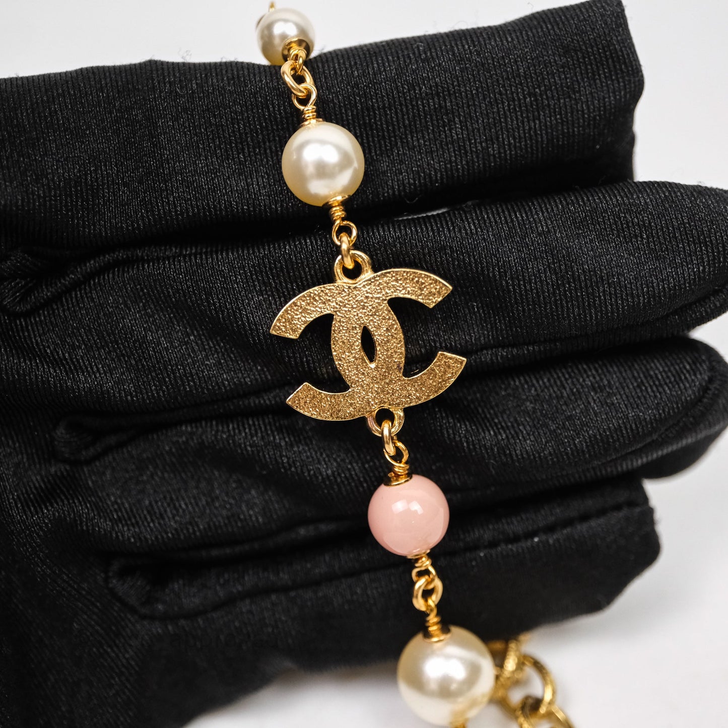Chanel CC Pearl Pink Bead Necklace Gold Tone 22A