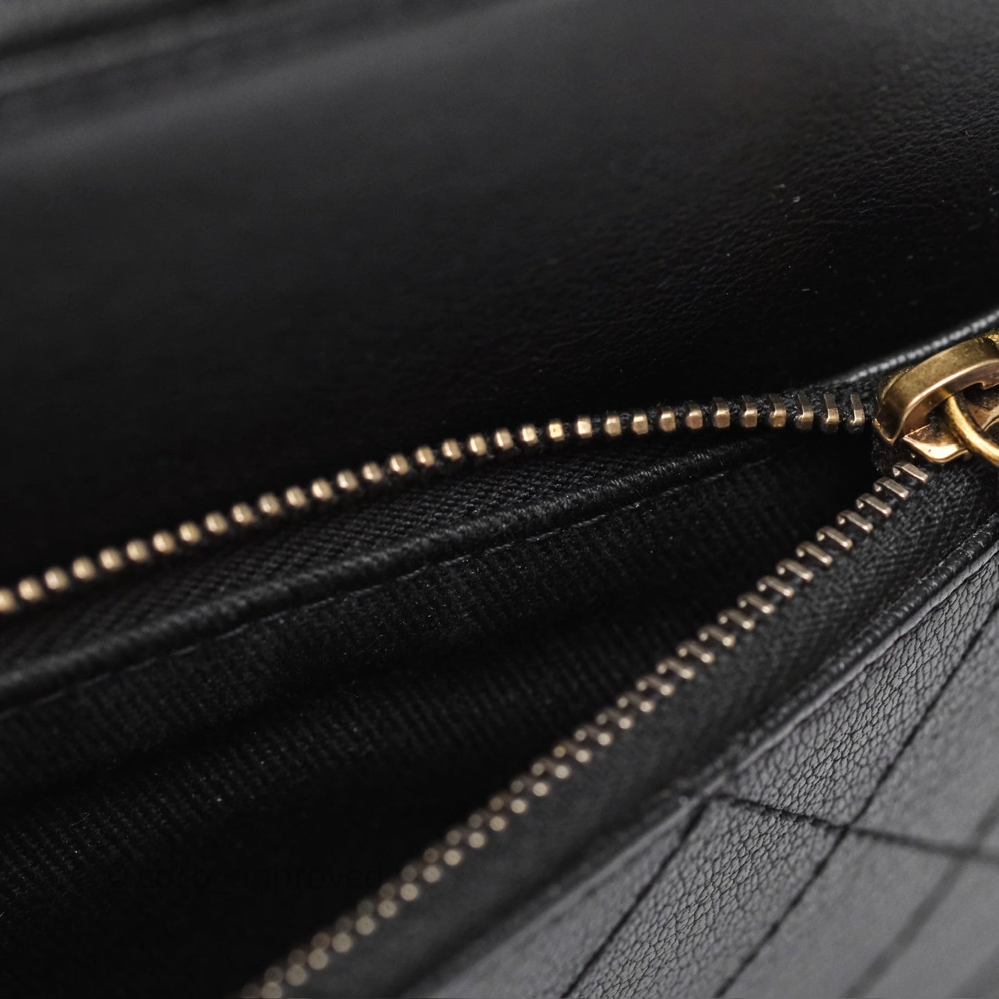 Chanel Coco Curve Vanity Black Calfskin & Goatskin Antique Gold Hardware