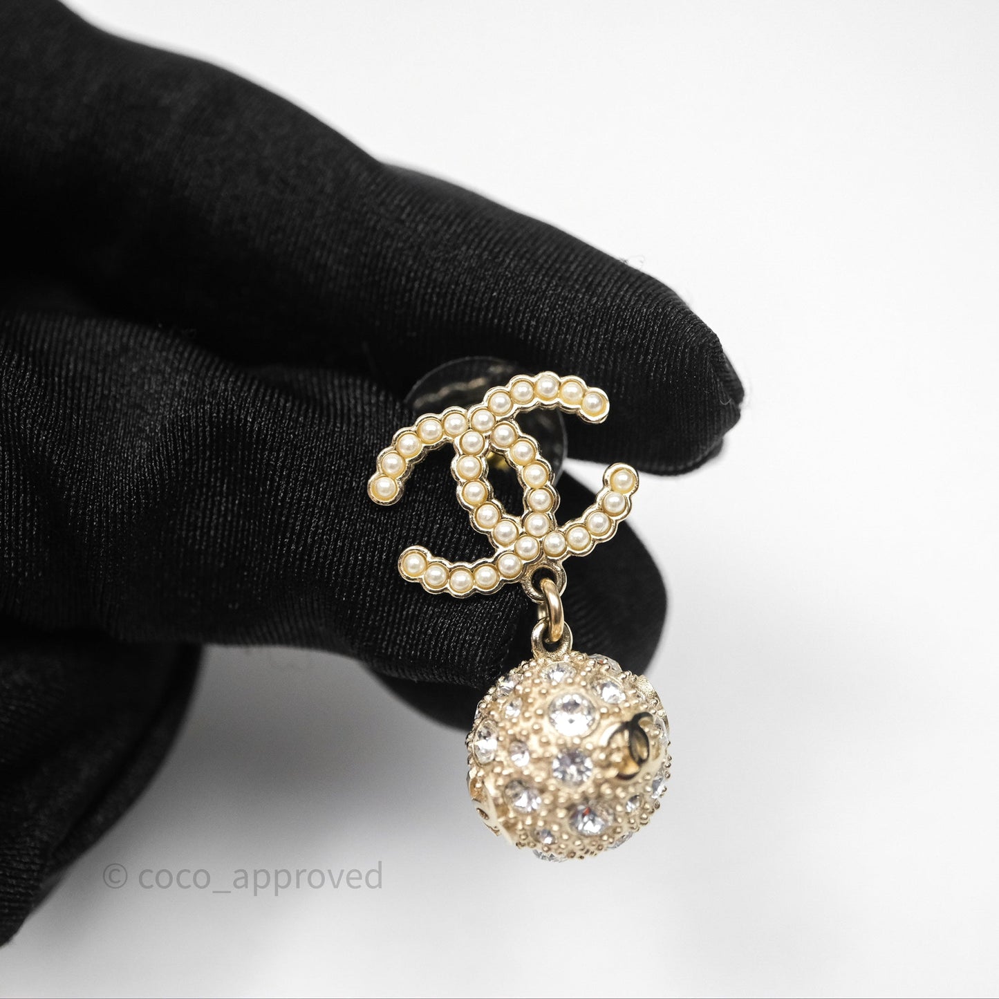 Chanel Crystal Pearl CC Drop Earrings Gold Tone Pearly White 21K
