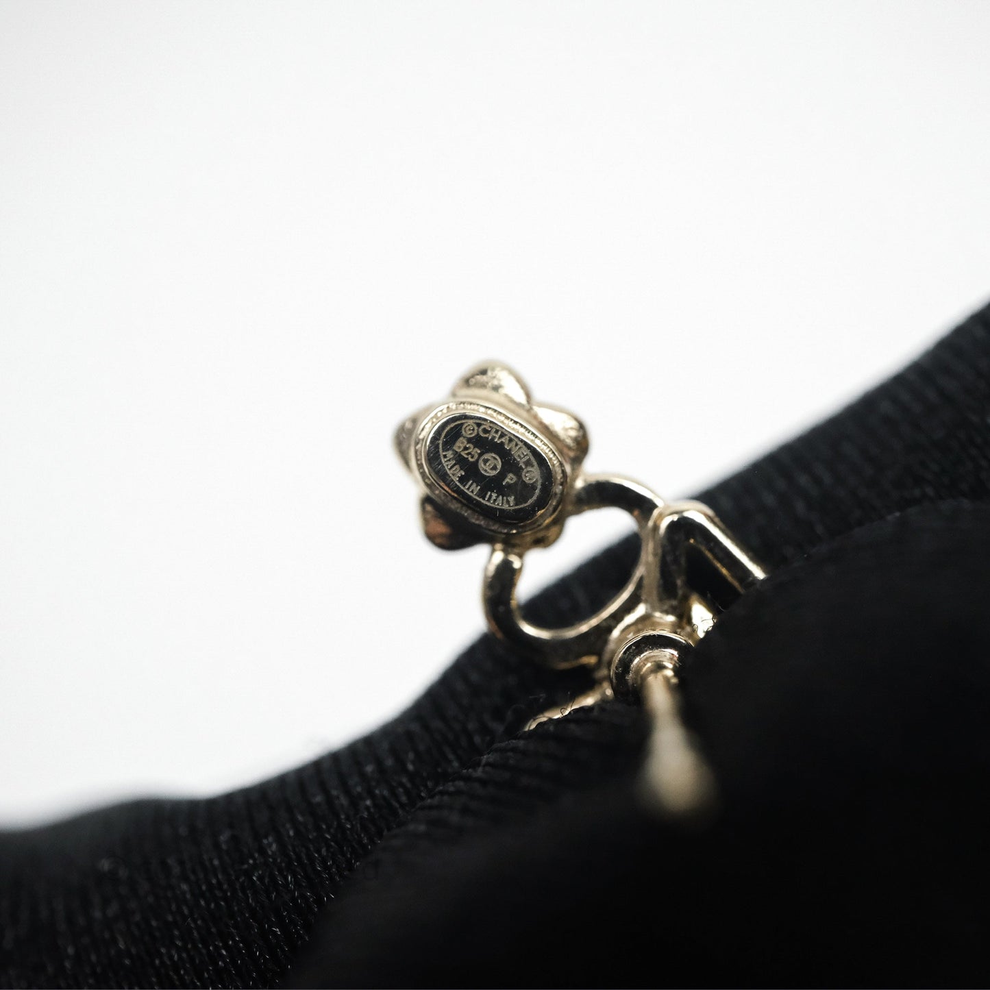 Chanel Crystal Drop CC Star Earrings Gold Tone 25P