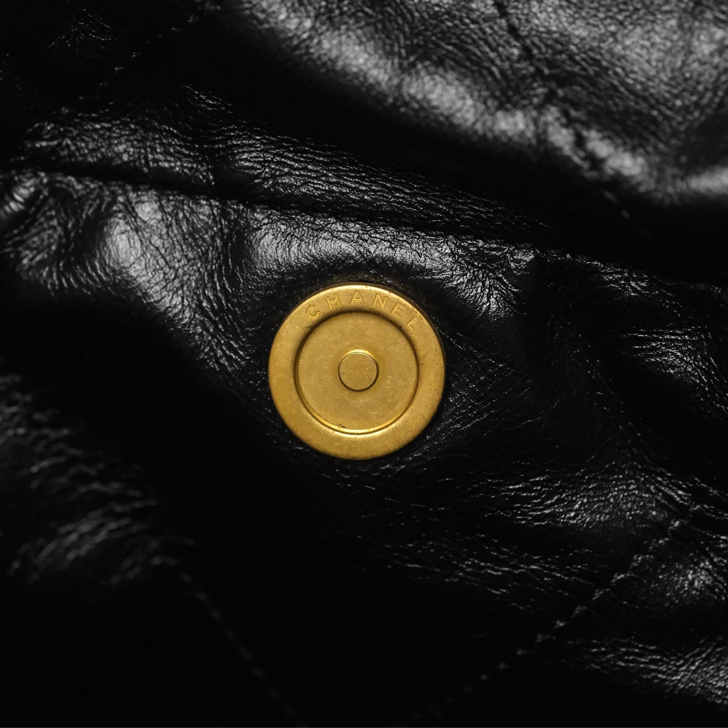 Chanel 22 Bag Medium Black Crumpled Calfskin Aged Gold Hardware