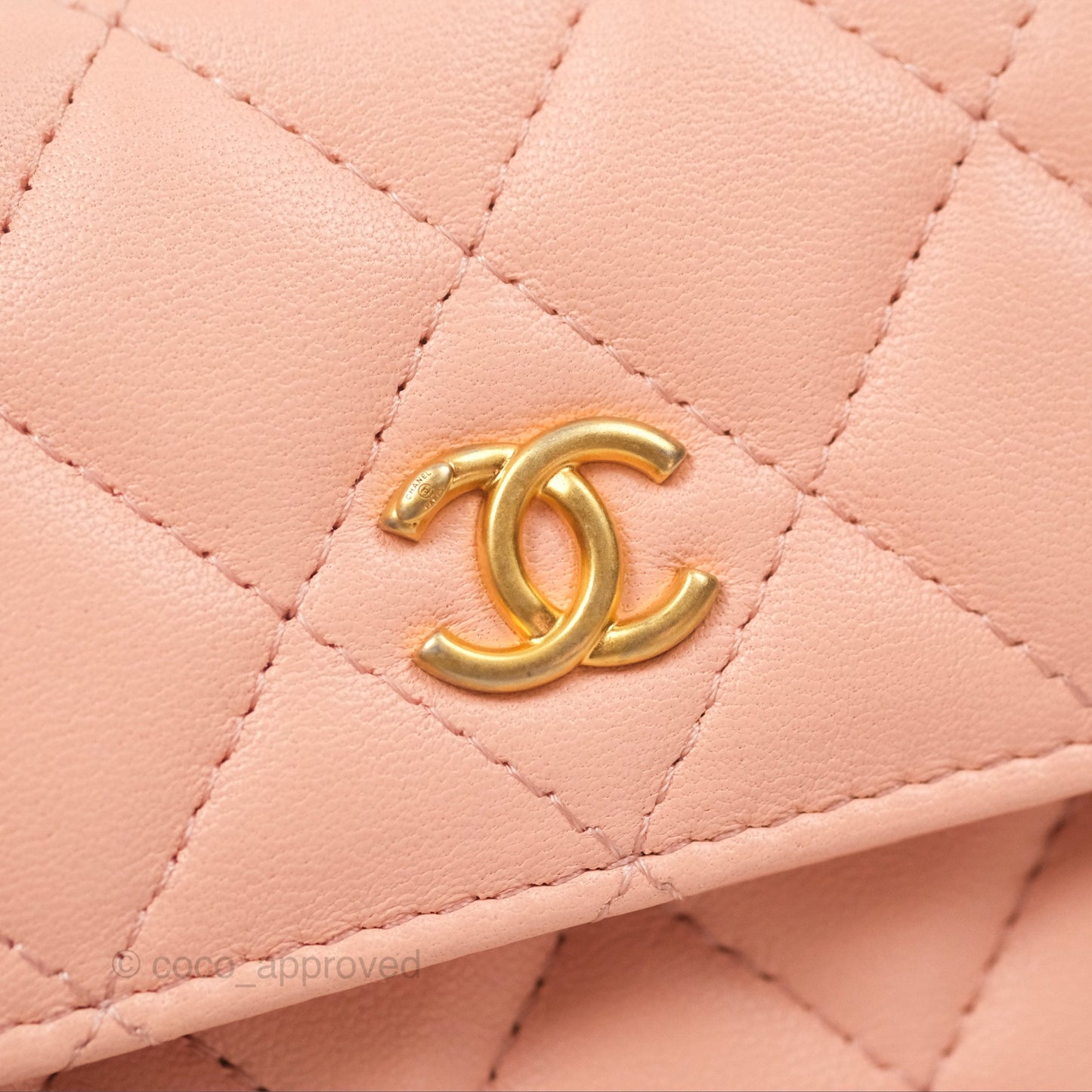 Chanel Pearl Crush Card Holder Pink Beige Lambskin Aged Gold Hardware