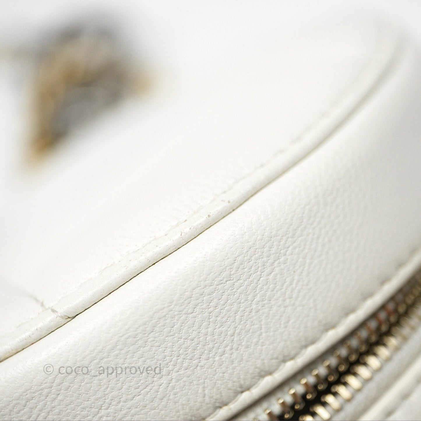 Chanel 19 Round Clutch With Chain White Calfskin Mixed Hardware