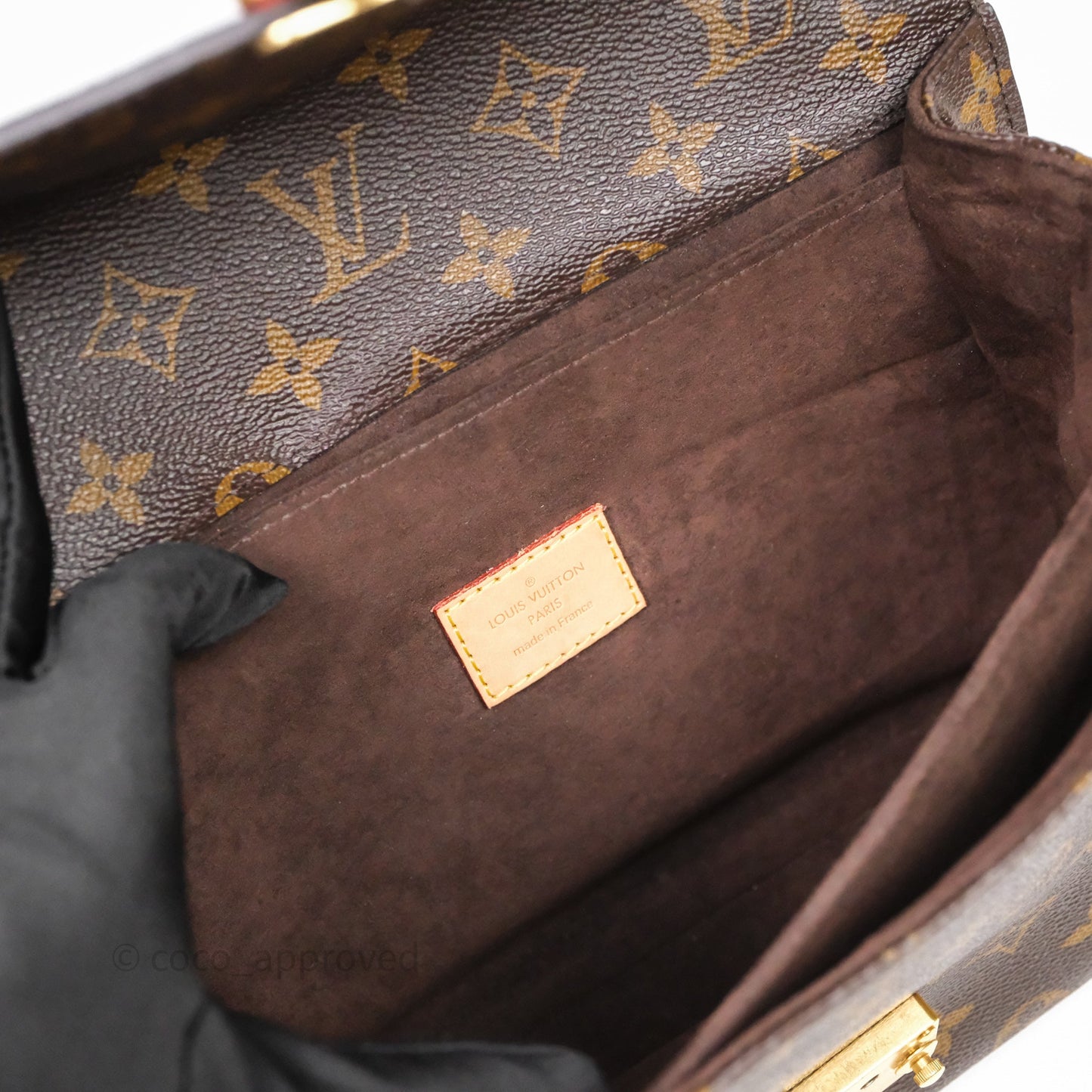 Louis Vuitton Pochette Metis Monogram Canvas