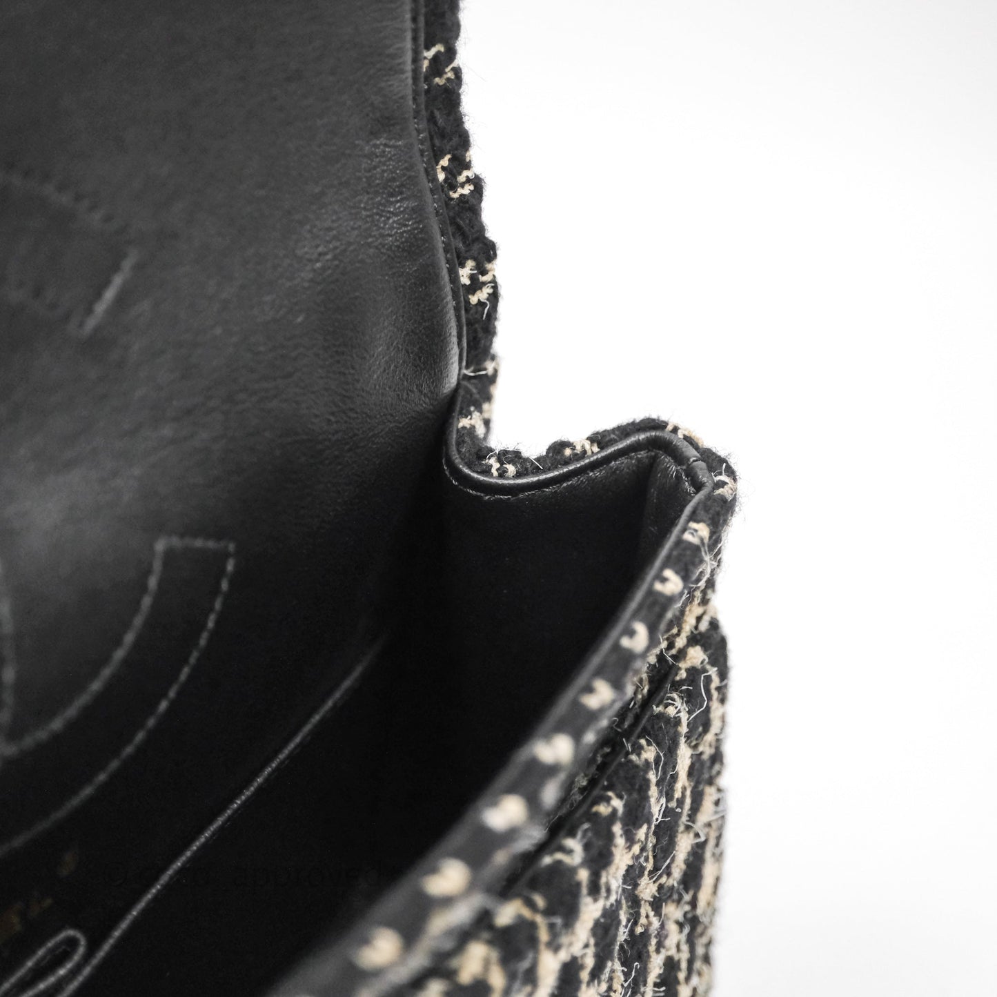 Chanel Reissue 225 Black Beige Houndstooth Tweed Antique Gold Hardware
