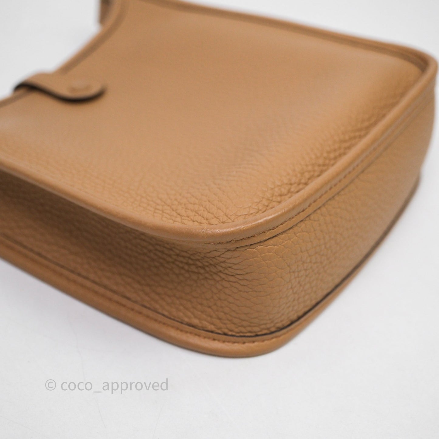 Hermès Mini Evelyne 16 Chai 0M Clemence Gold Hardware