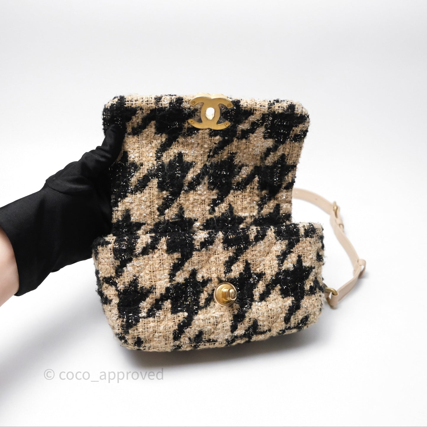 Chanel 19 Waist Bag Tweed Houndstooth Black Beige Mixed Hardware 19K
