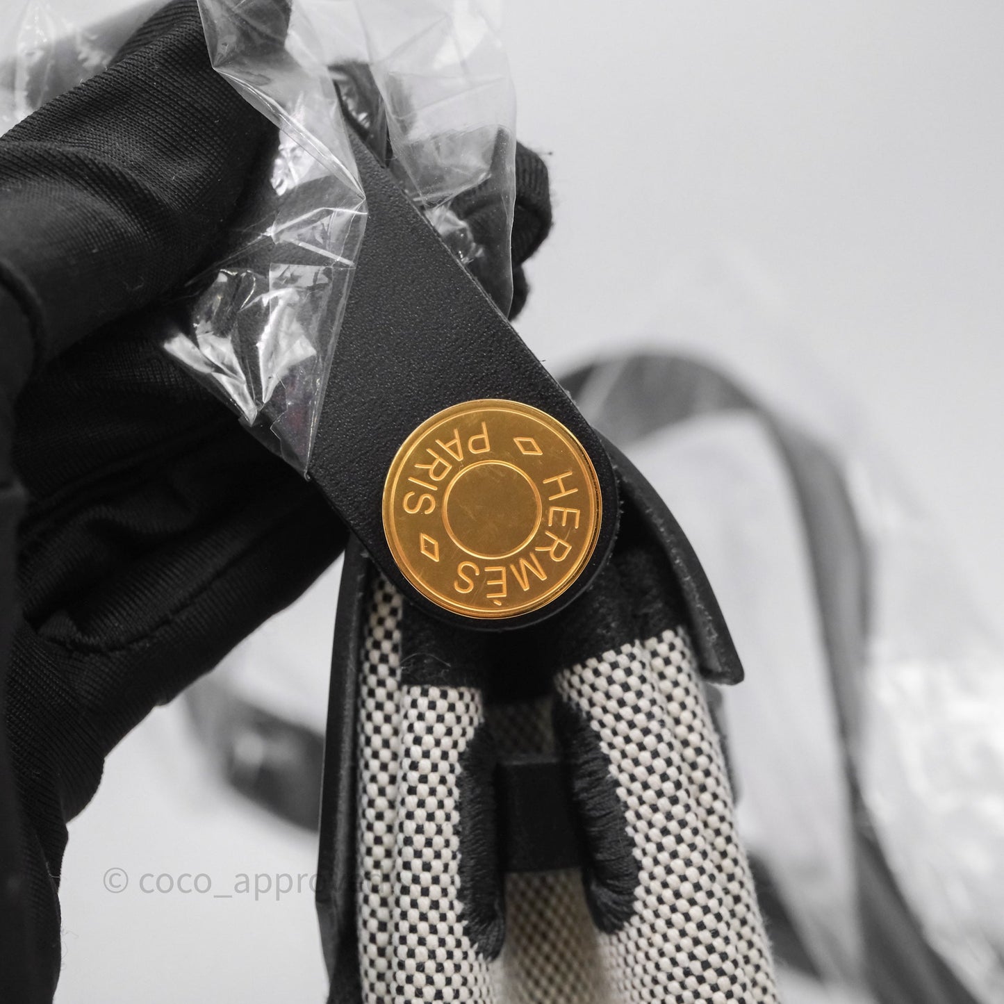 Hermès Herbag Zip 20 Mini Ecru-Noir Canvas Gold Hardware