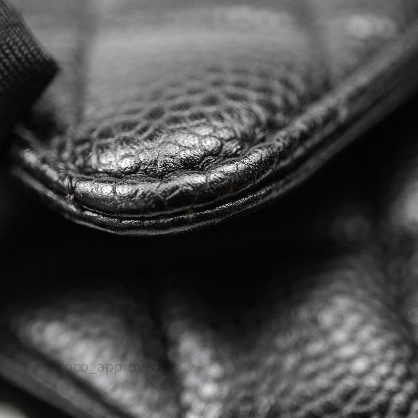 Chanel Classic M/L Medium Flap Quilted Black Caviar Gold Hardware