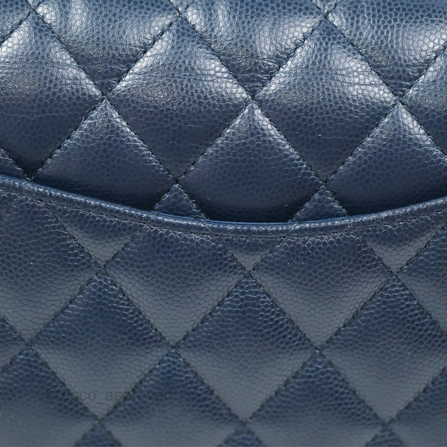 Chanel M/L Medium Classic Flap Quilted Navy Caviar Gold Hardware