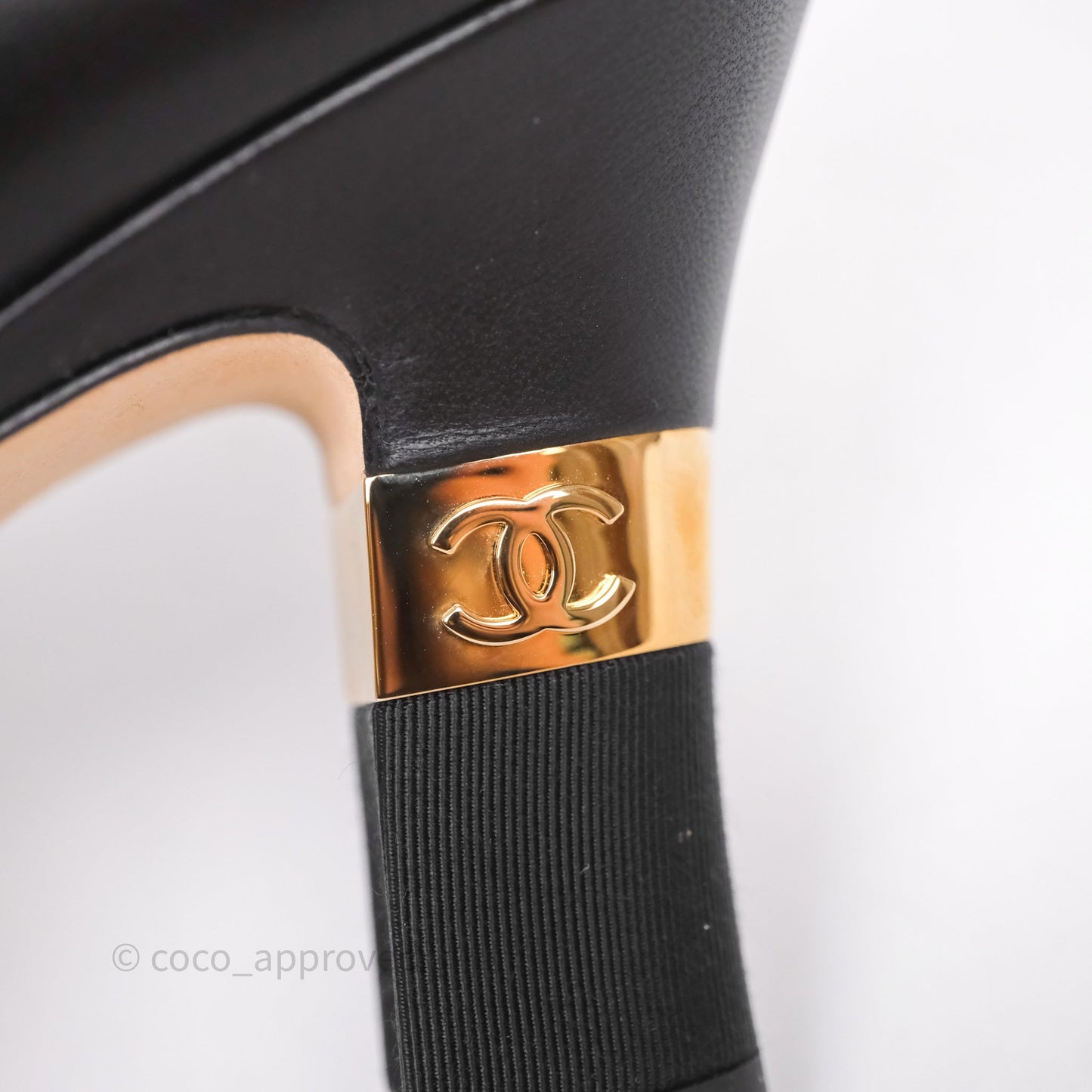 Chanel CC Cap Toe Pumps Heels Black Lambskin Size 38