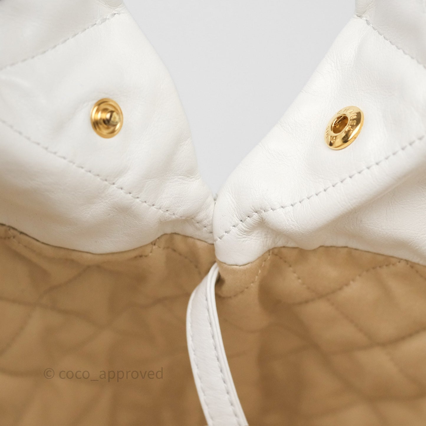 Chanel 22 Medium White Shiny Crumpled Calfskin Aged Gold Hardware