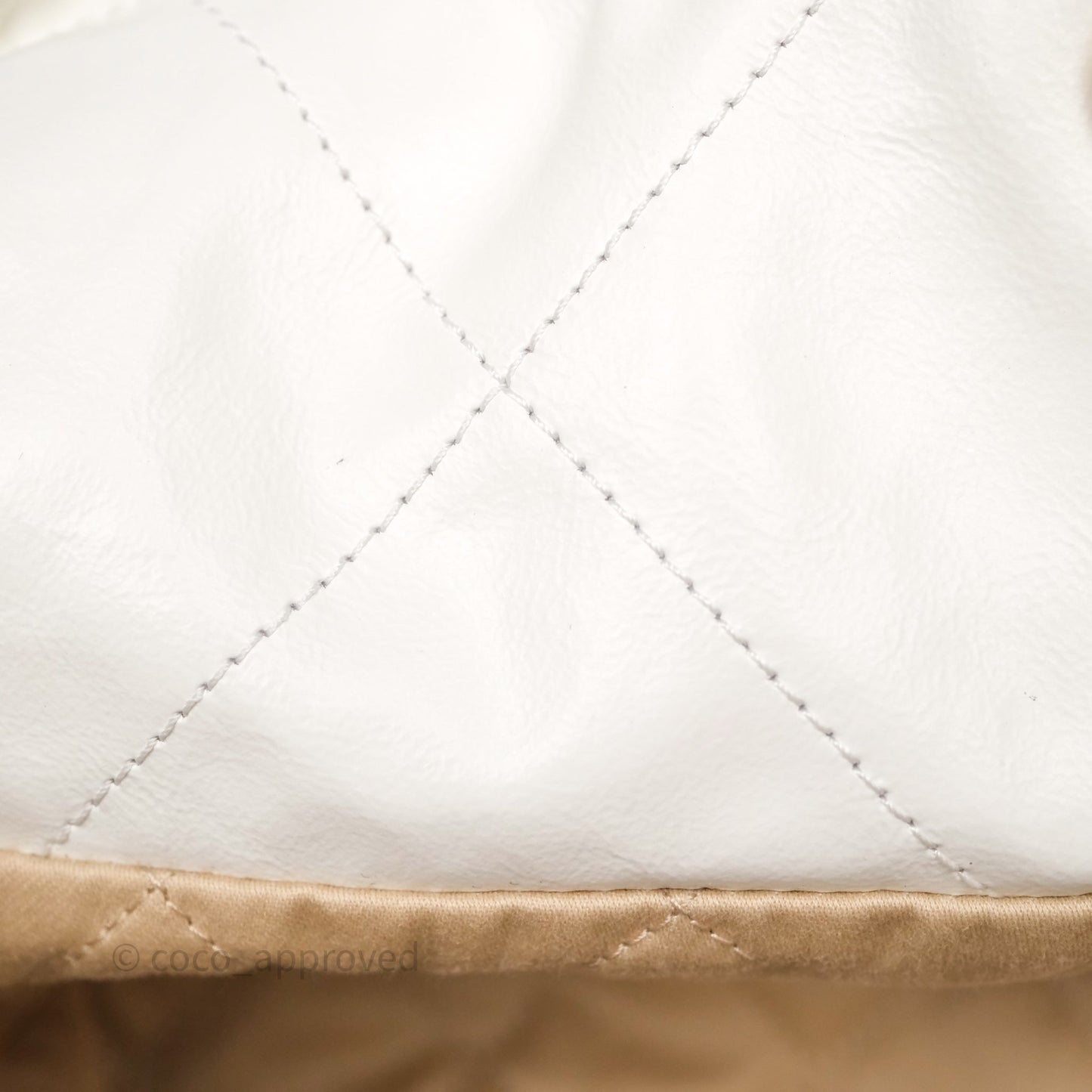 Chanel 22 Small White Shiny Crumpled Calfskin Aged Gold Hardware