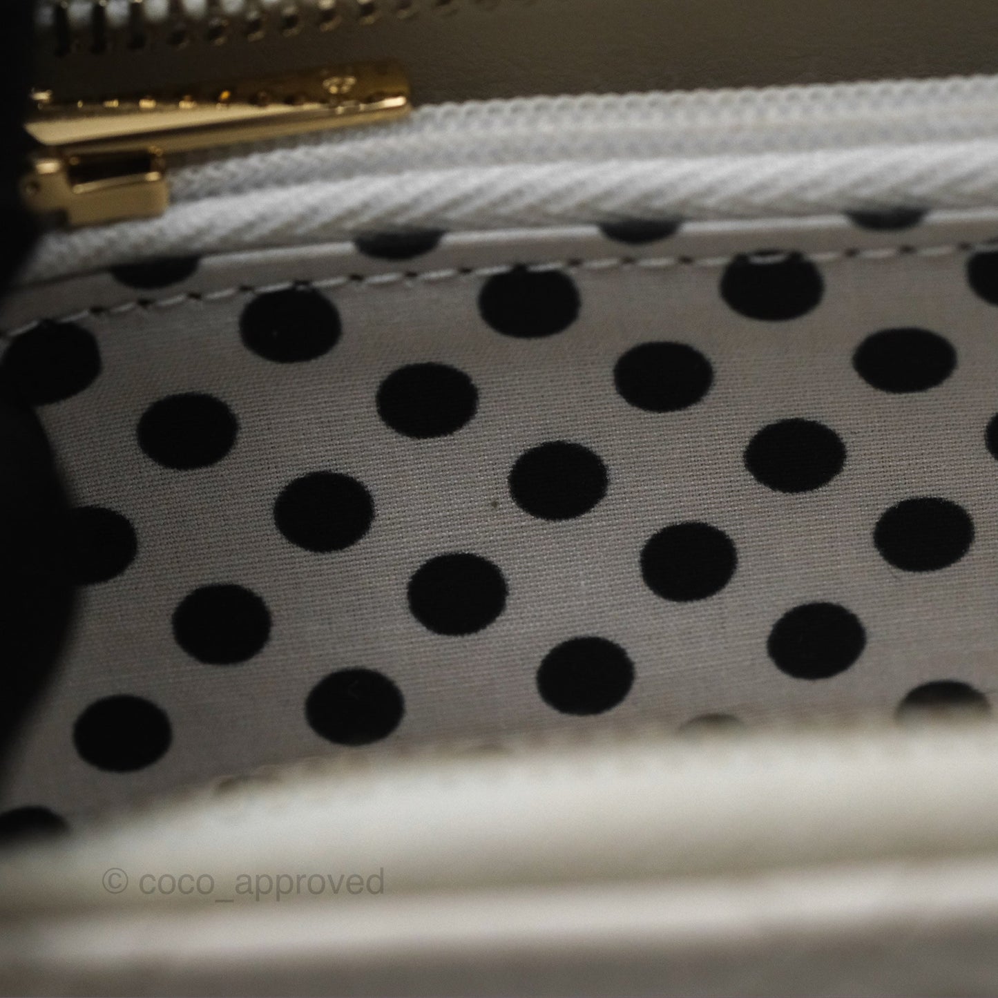 Chanel Pearl CC Zipped Coin Purse White Lambskin Gold Hardware