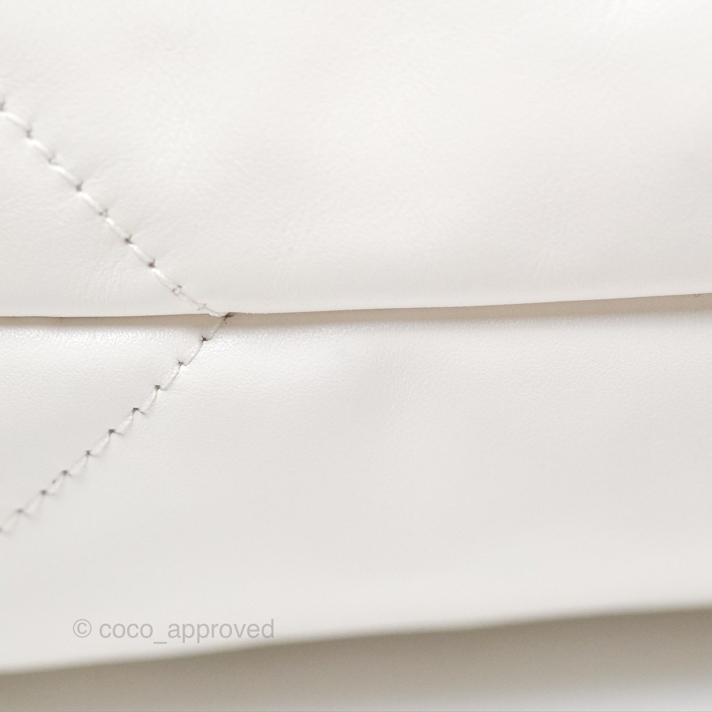 Chanel 22 Small White Shiny Calfskin Aged Gold Hardware
