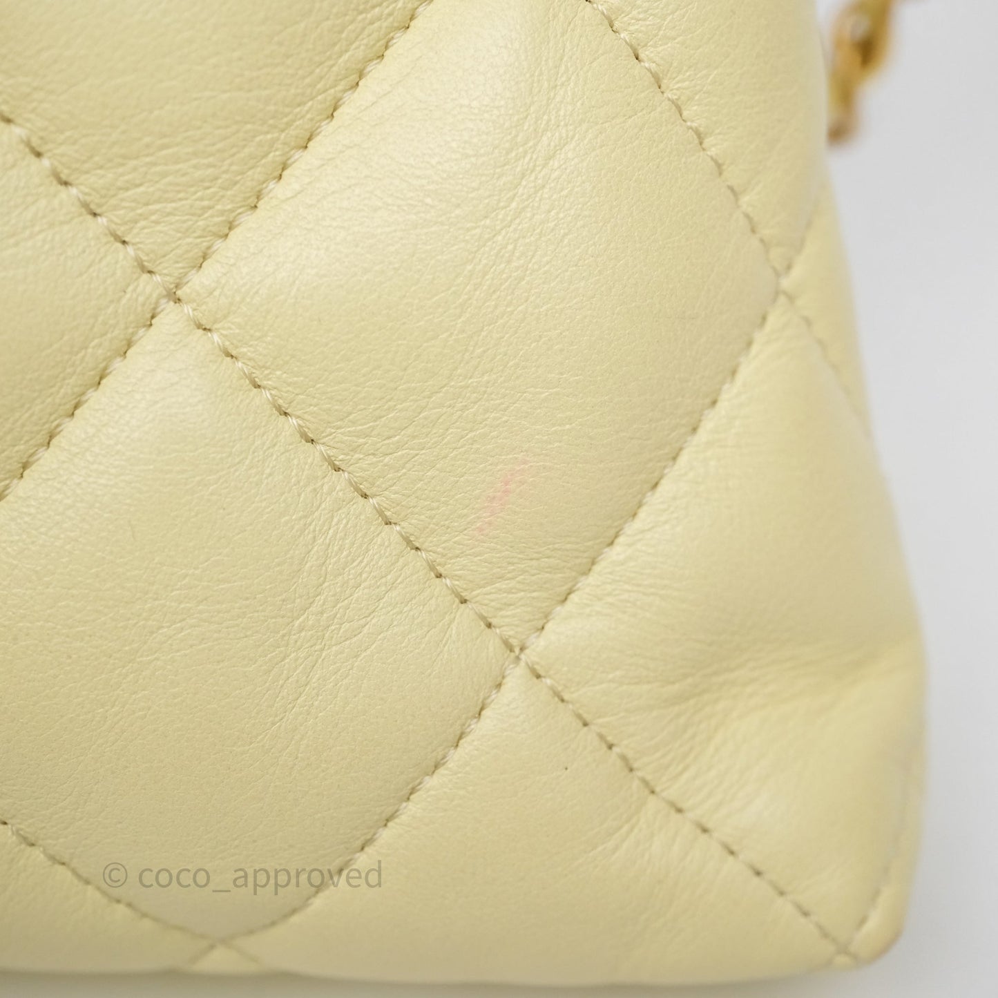Chanel Large Hobo with Chain Light Yellow Lambskin Aged Gold Hardware 25S