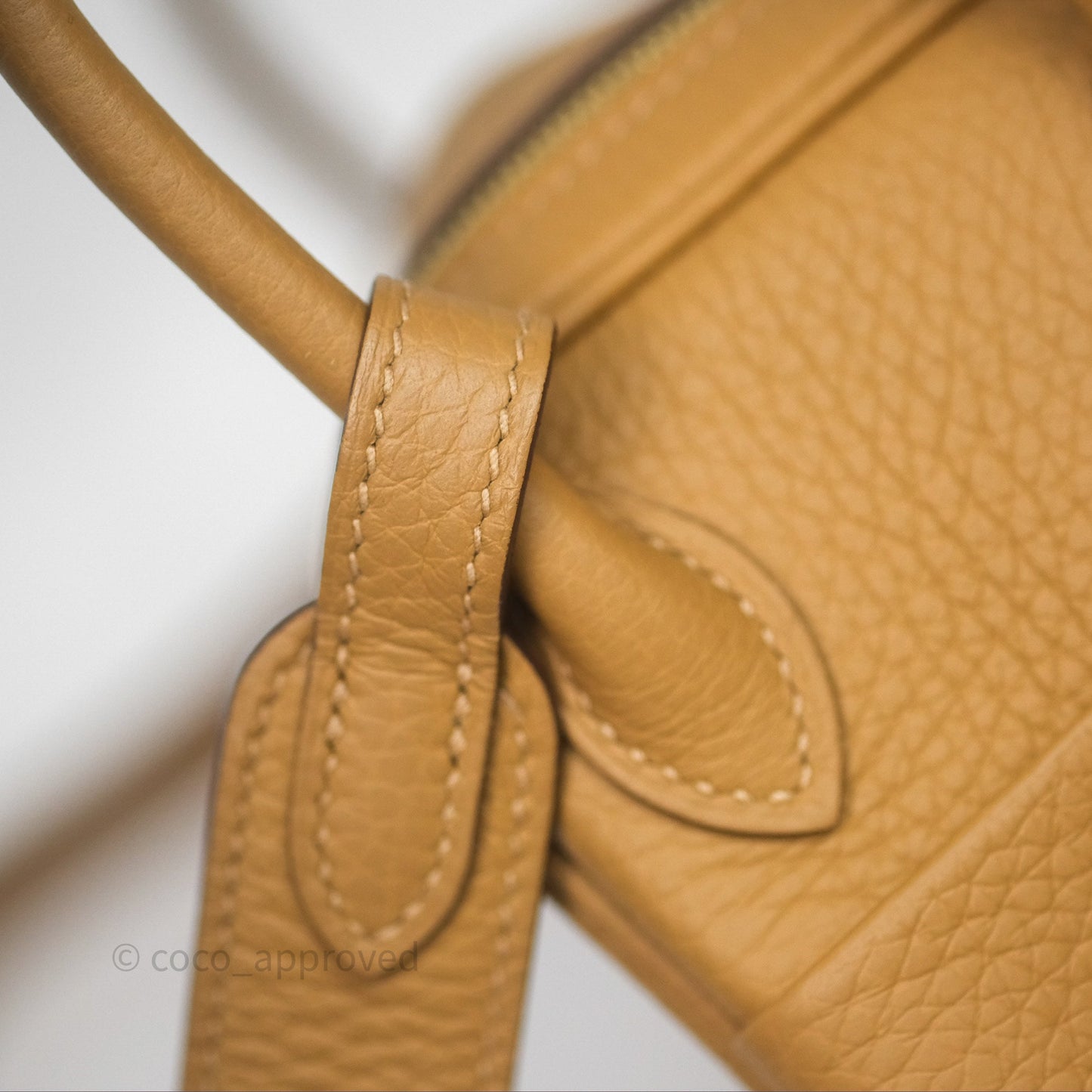 Hermès Mini Lindy 20 Biscuit 4B Clemence Gold Hardware With Rodeo