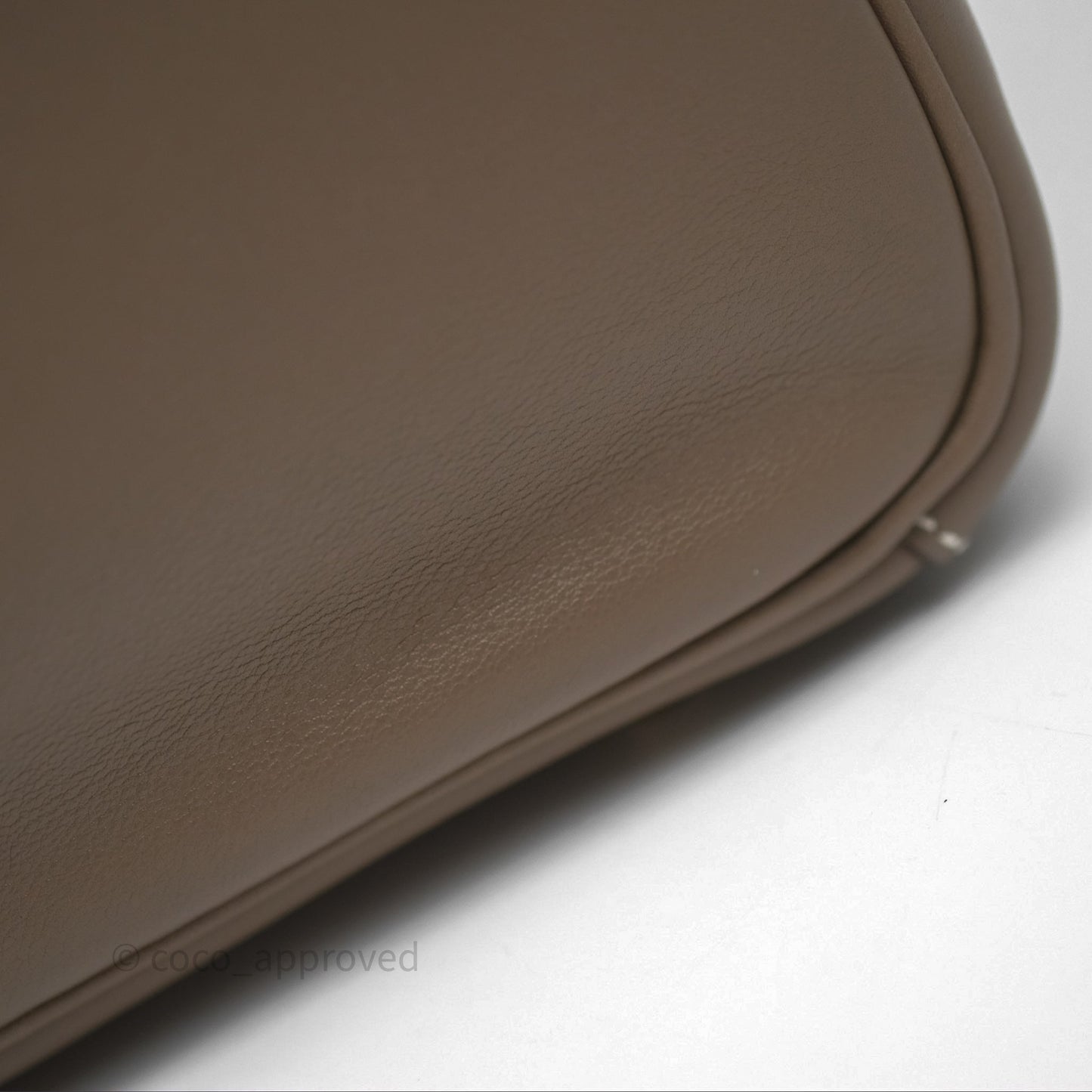 Hermès Lindy 30 Etoupe 18 Swift Gold Hardware