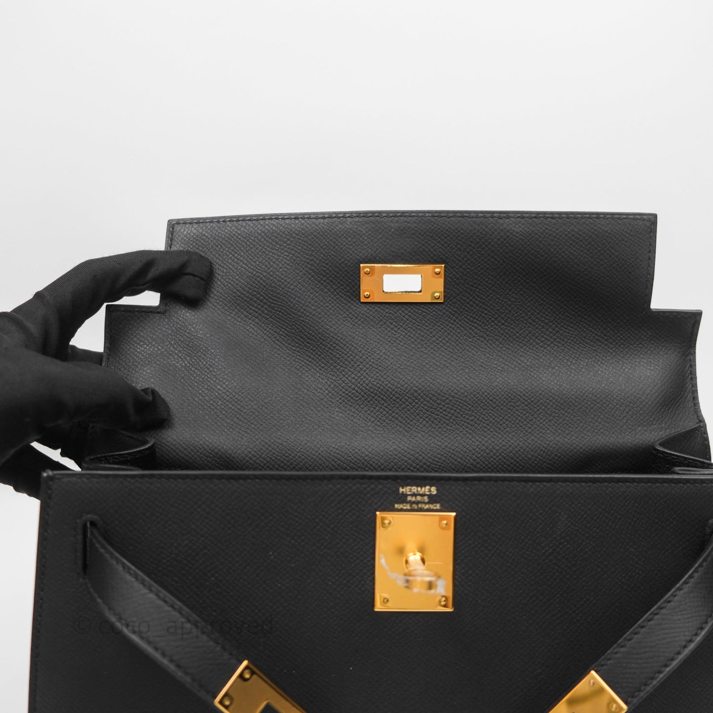 Hermès Kelly 28 Black Epsom Gold Hardware