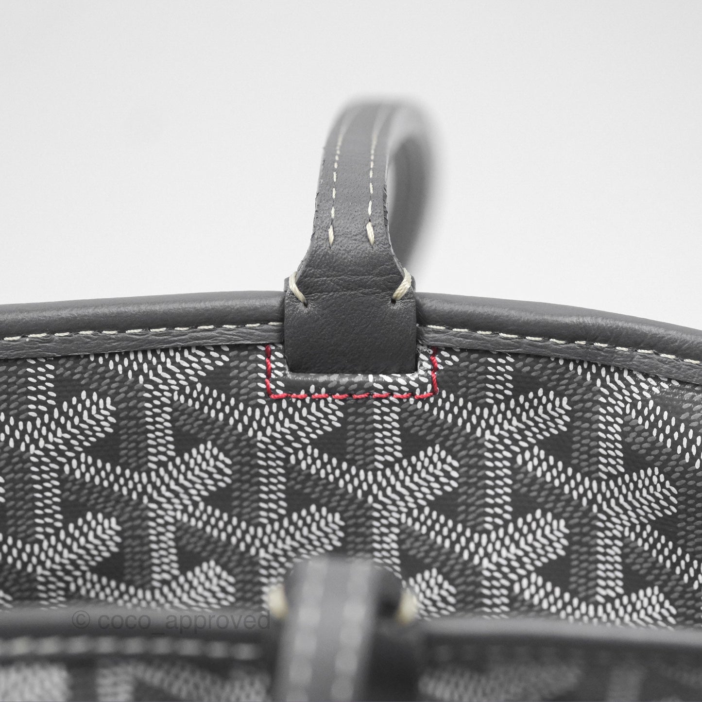 Goyard St Artois Tote MM ⁣⁣⁣⁣⁣⁣⁣⁣⁣⁣⁣⁣⁣⁣⁣⁣⁣⁣⁣⁣Grey Canvas