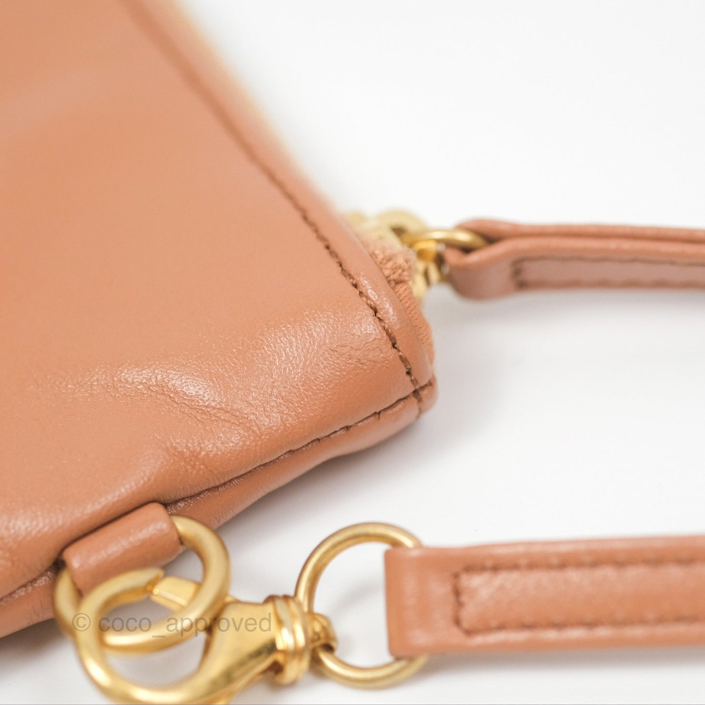 Chanel 22 Medium Caramel Beige Shiny Calfskin Aged Gold Hardware