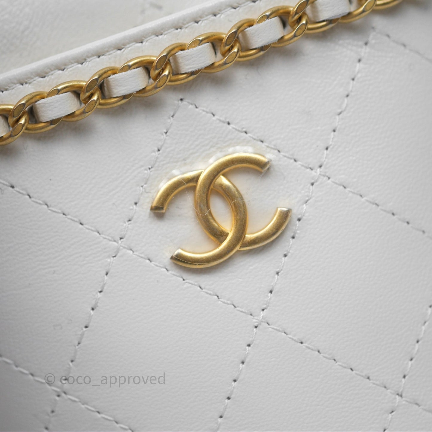 Chanel Mini Bucket Bag White Shiny Lambskin Aged Gold Hardware 25C