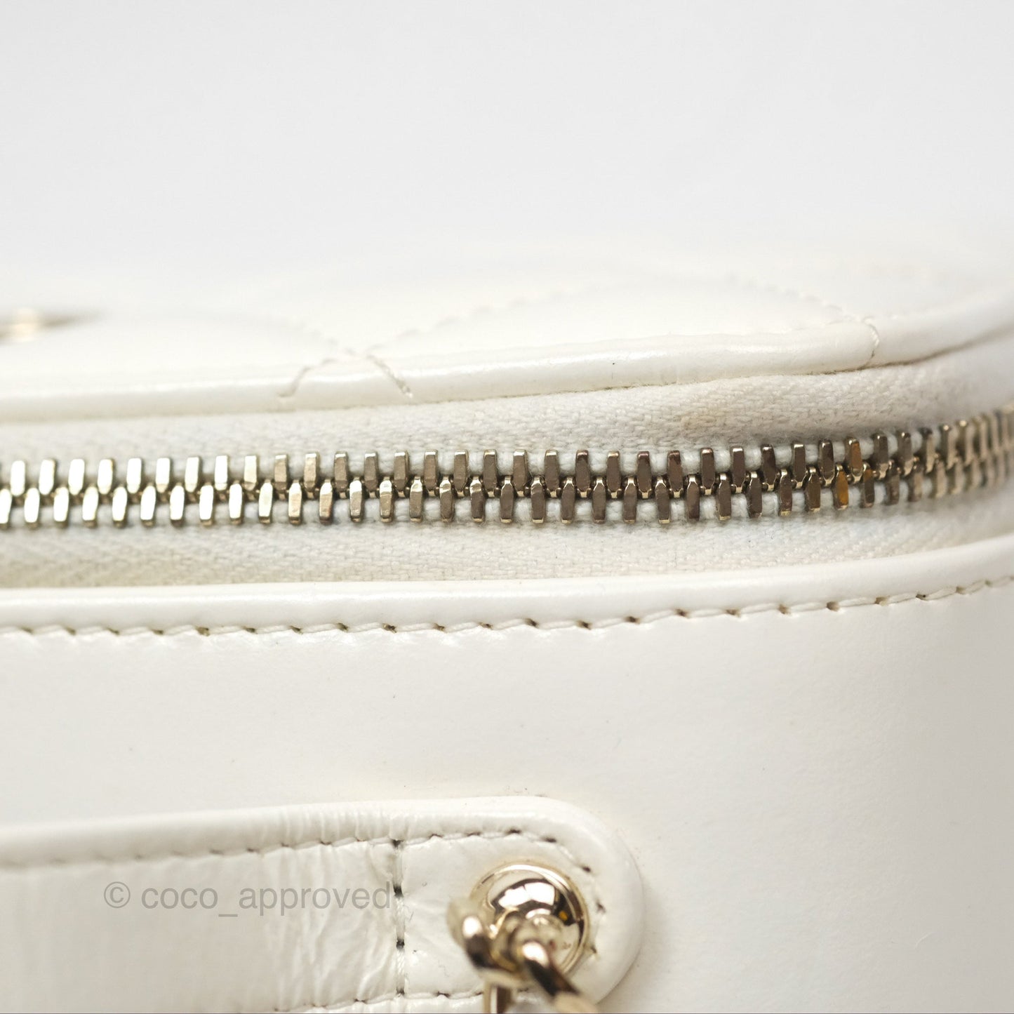Chanel Top Handle Quilted Vanity Case White Shiny Lambskin Good Hardware