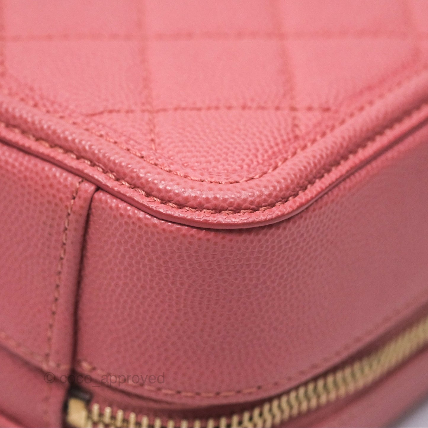 Chanel Quilted Small CC Filigree Vanity Case Pink Caviar Gold Hardware