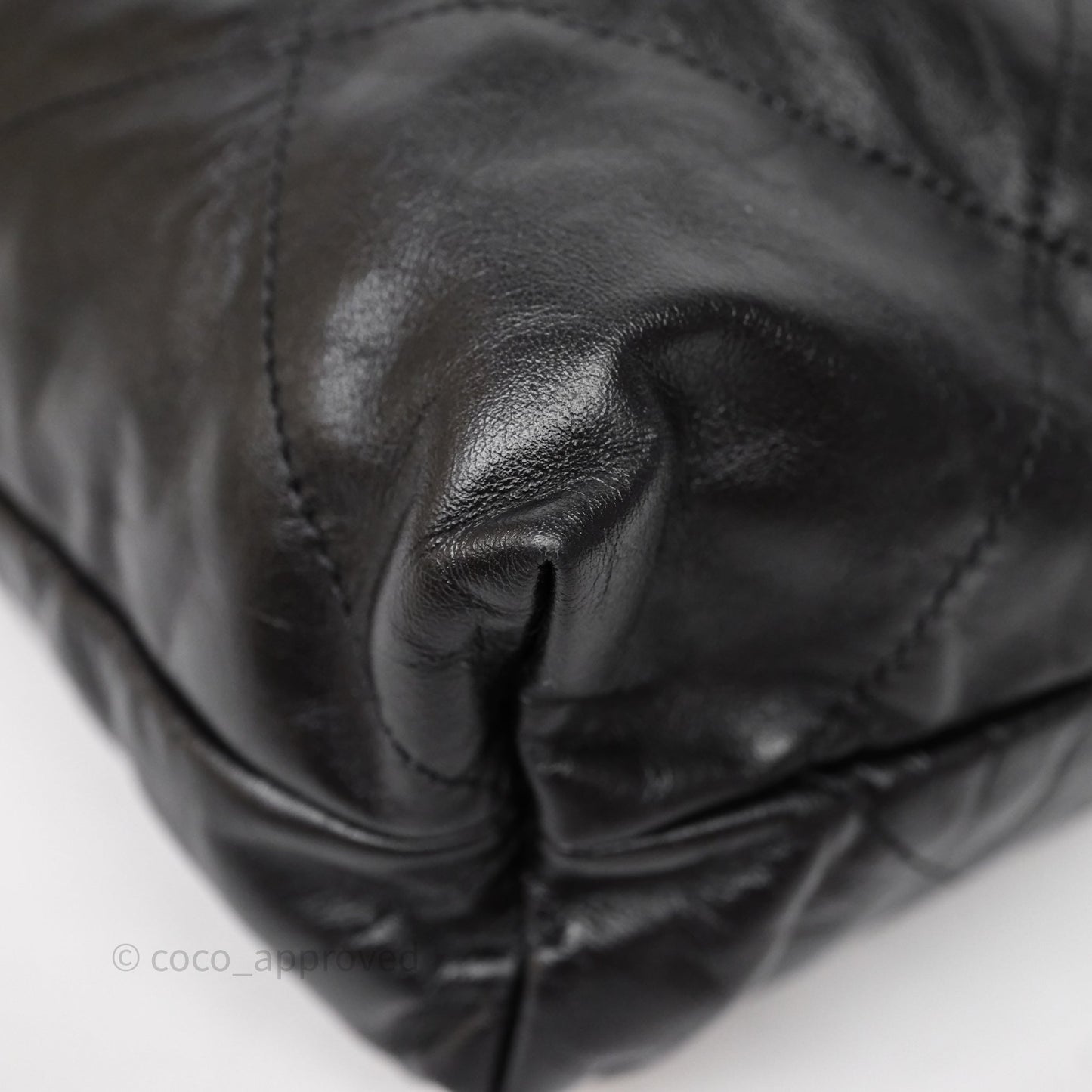Chanel 22 Bag Medium Black Calfskin Aged Gold Hardware