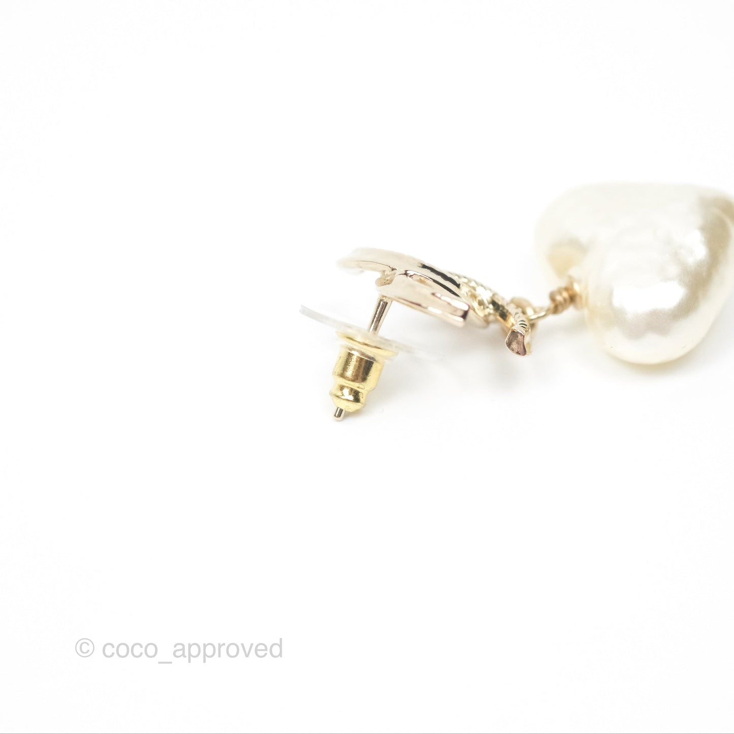 Chanel CC Pearl Heart Drop Earrings Gold Tone 22V