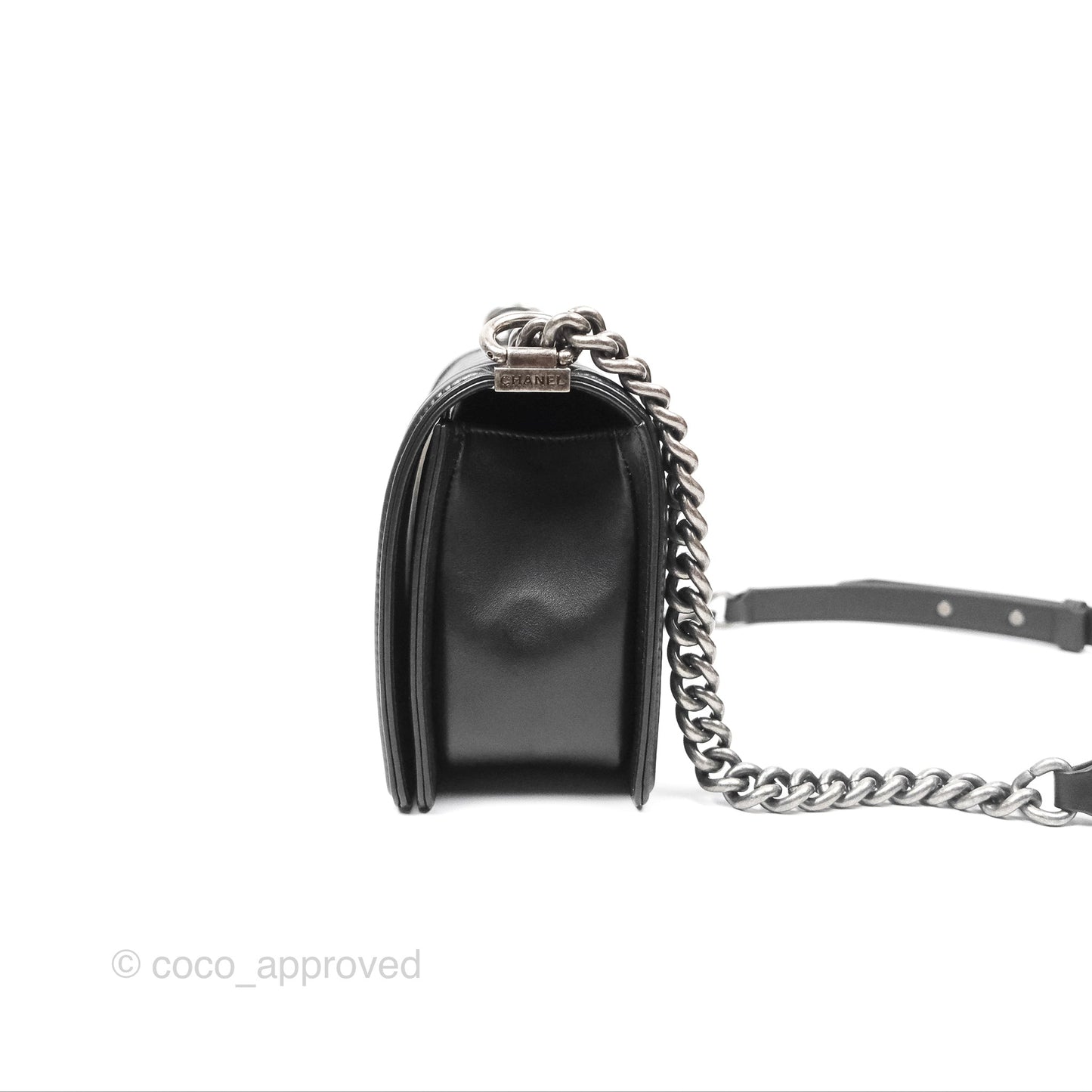 Chanel Medium Boy Quilted Black Calfskin Ruthenium Hardware
