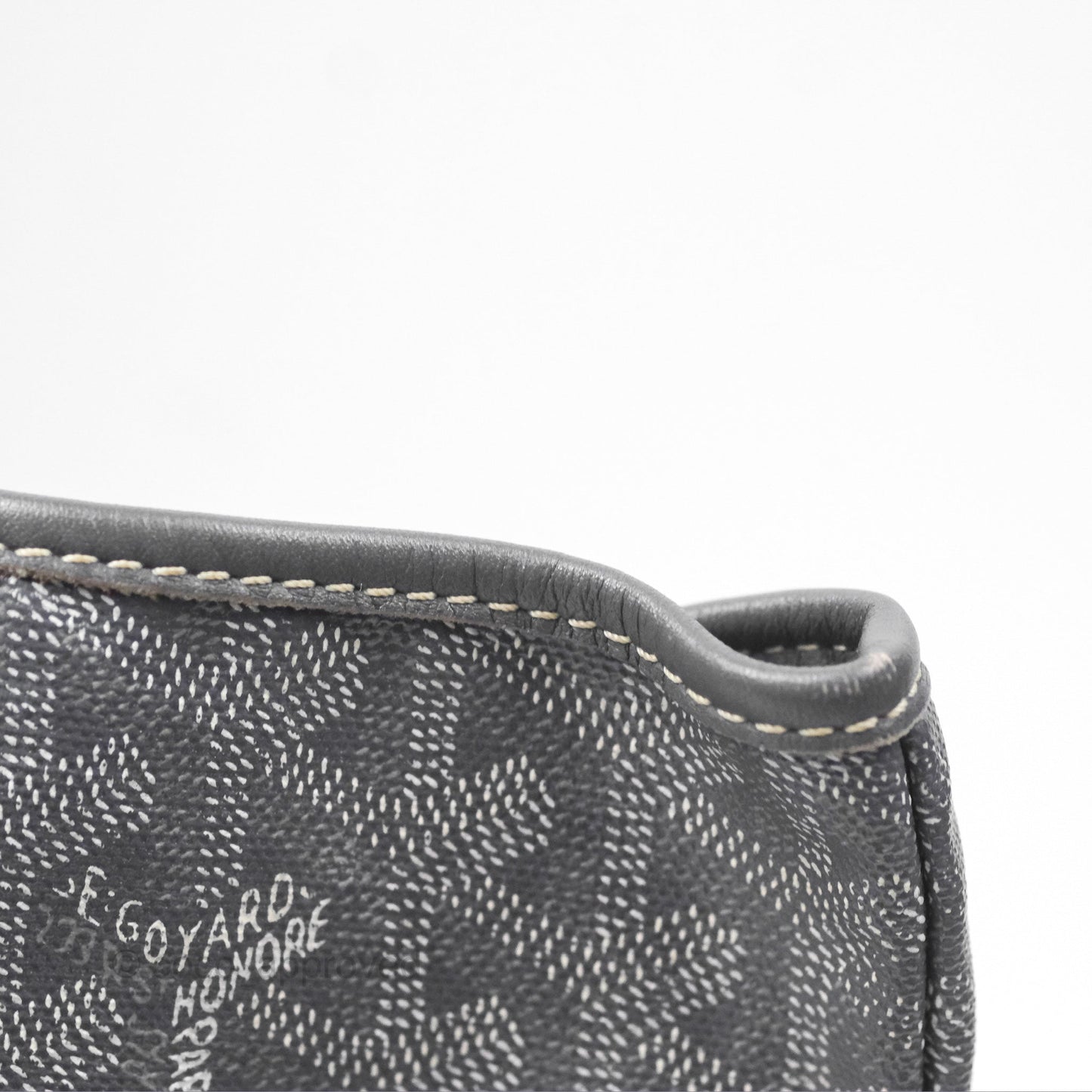 Goyard St Louis Tote PM ⁣⁣⁣⁣⁣⁣⁣⁣⁣⁣⁣⁣⁣⁣⁣⁣⁣⁣⁣⁣Grey Goyardine Canvas