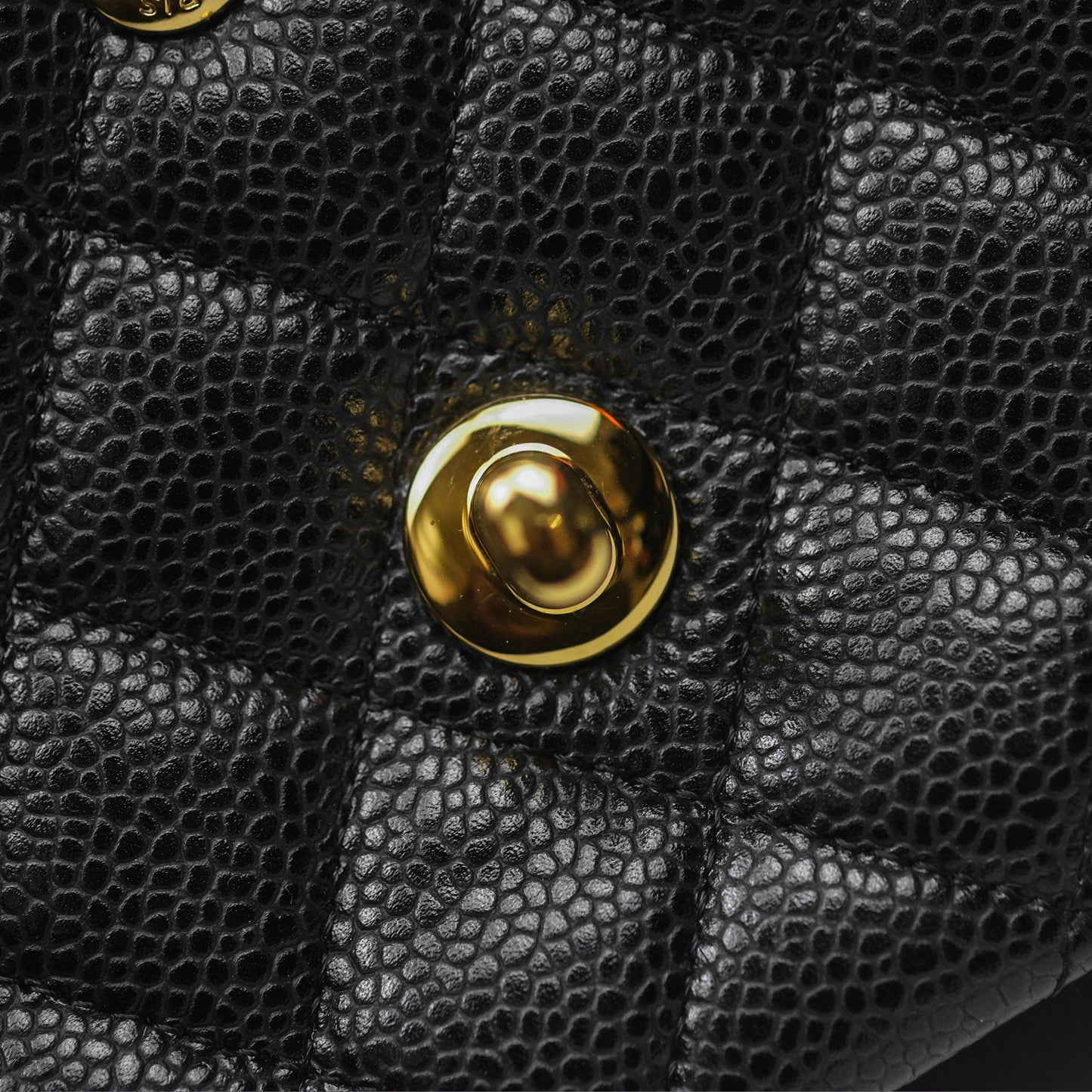 Chanel Classic M/L Medium Flap Quilted Black Caviar Gold Hardware