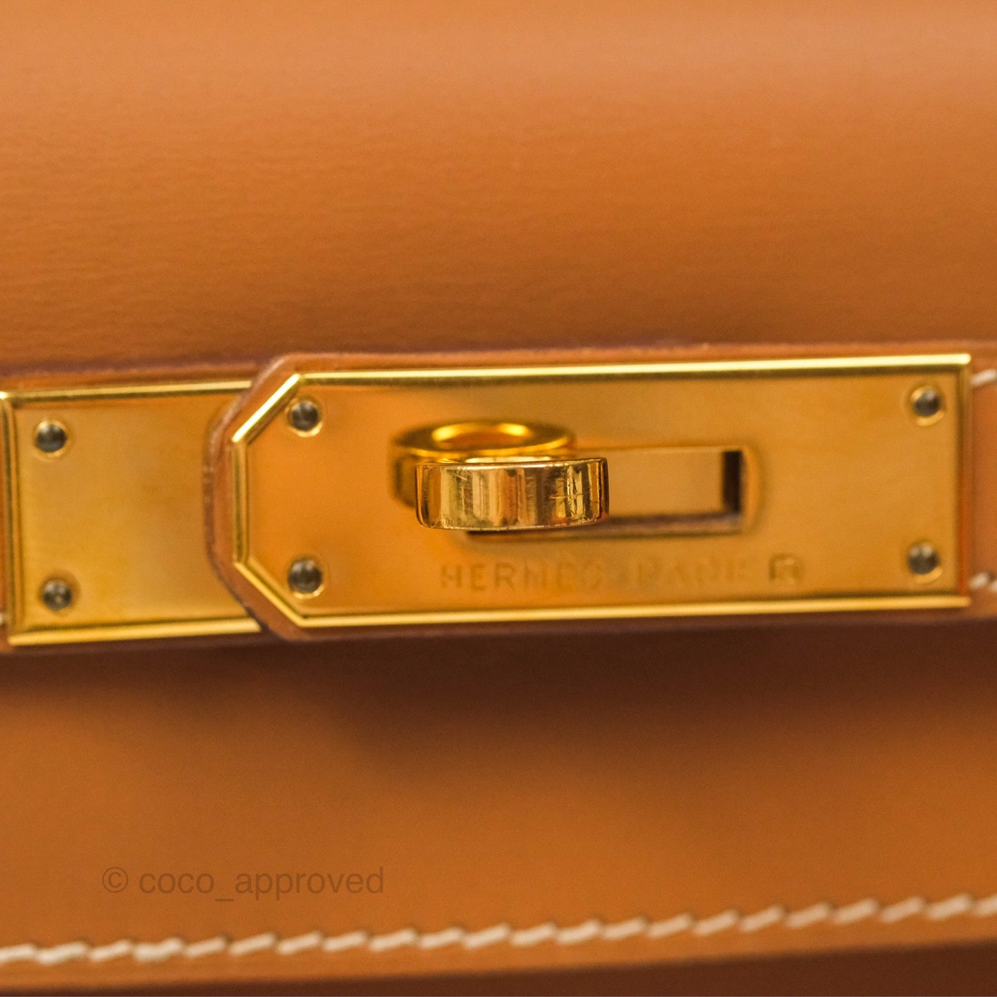 Hermès Vintage Kelly 28 Sellier Gold Calf Gold Hardware