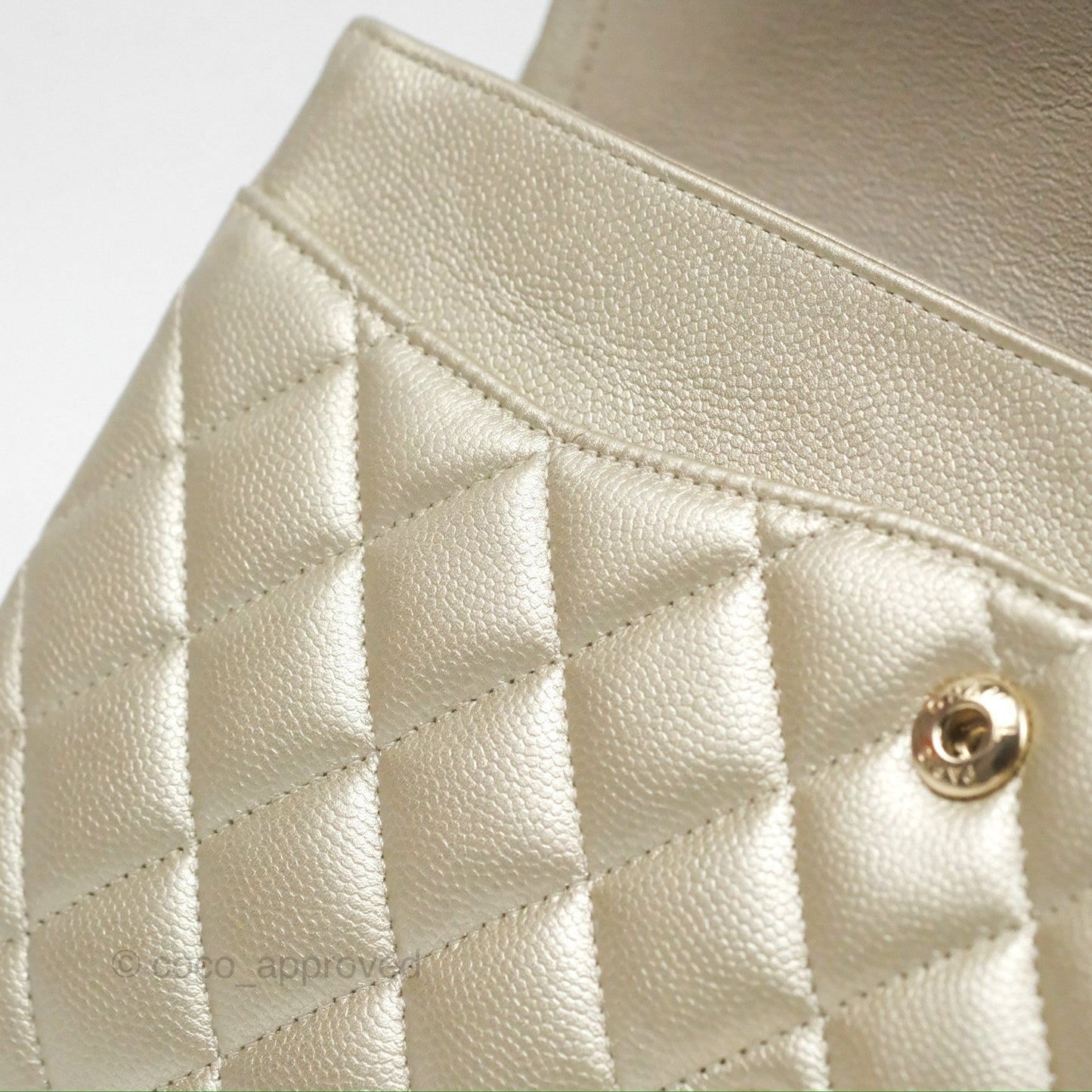 Chanel Classic M/L Medium Flap Quilted Gold Caviar Gold Gold Hardware