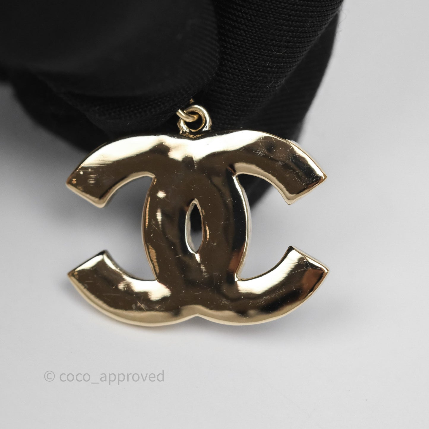 Chanel Round Pearl CC Black Resin Drop Earrings Gold Tone 22A