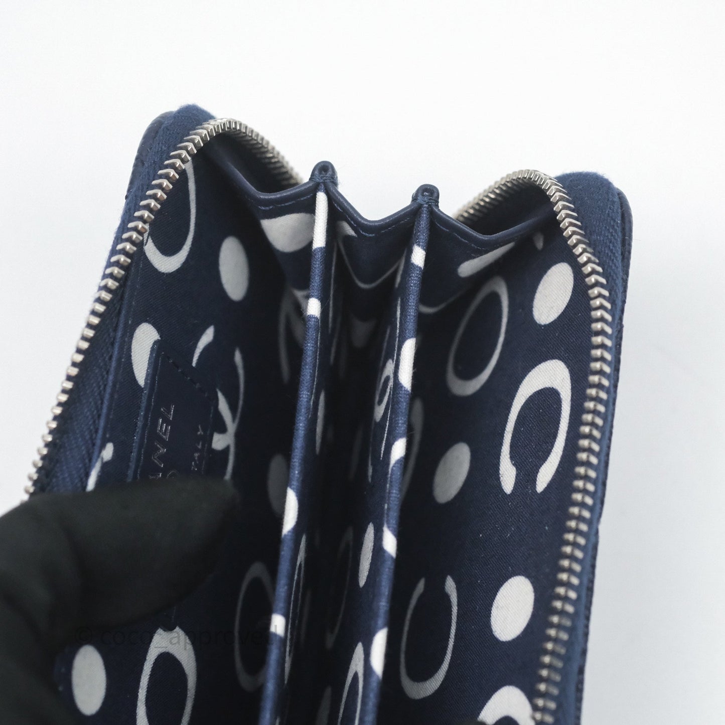 Chanel Logo CC Zipped Coin Purse Navy Caviar Silver Hardware 24P