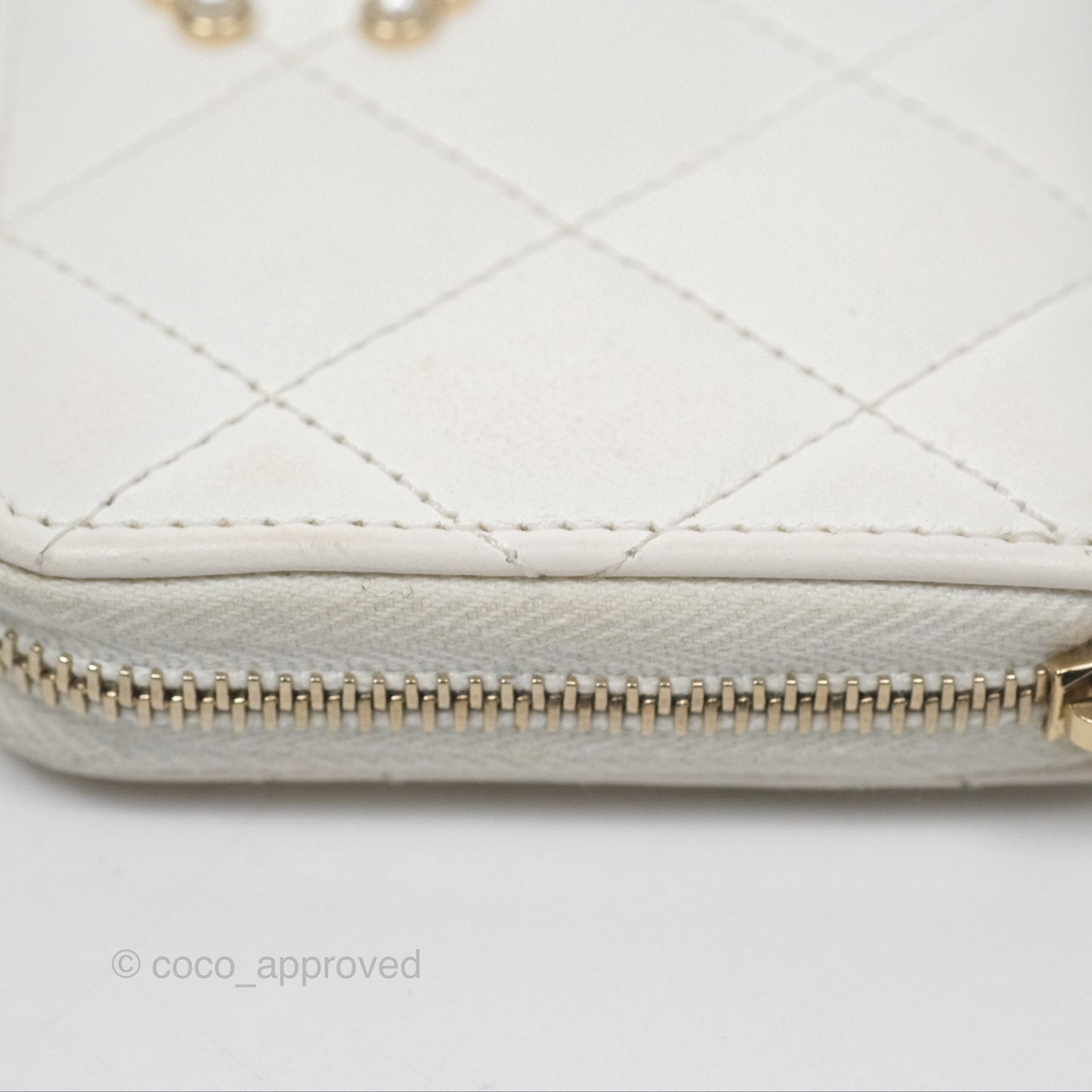 Chanel Pearl CC Zipped Coin Purse White Lambskin Gold Hardware