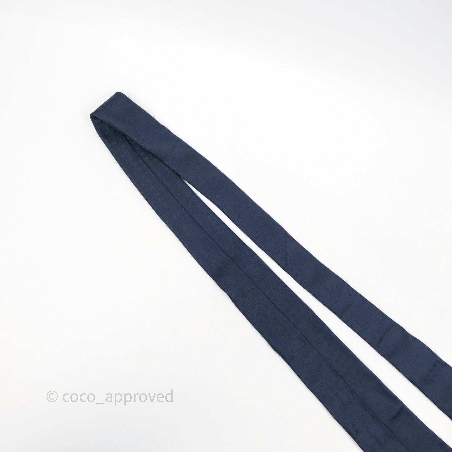 Hermès Faconnee H Tie in Marine Silk