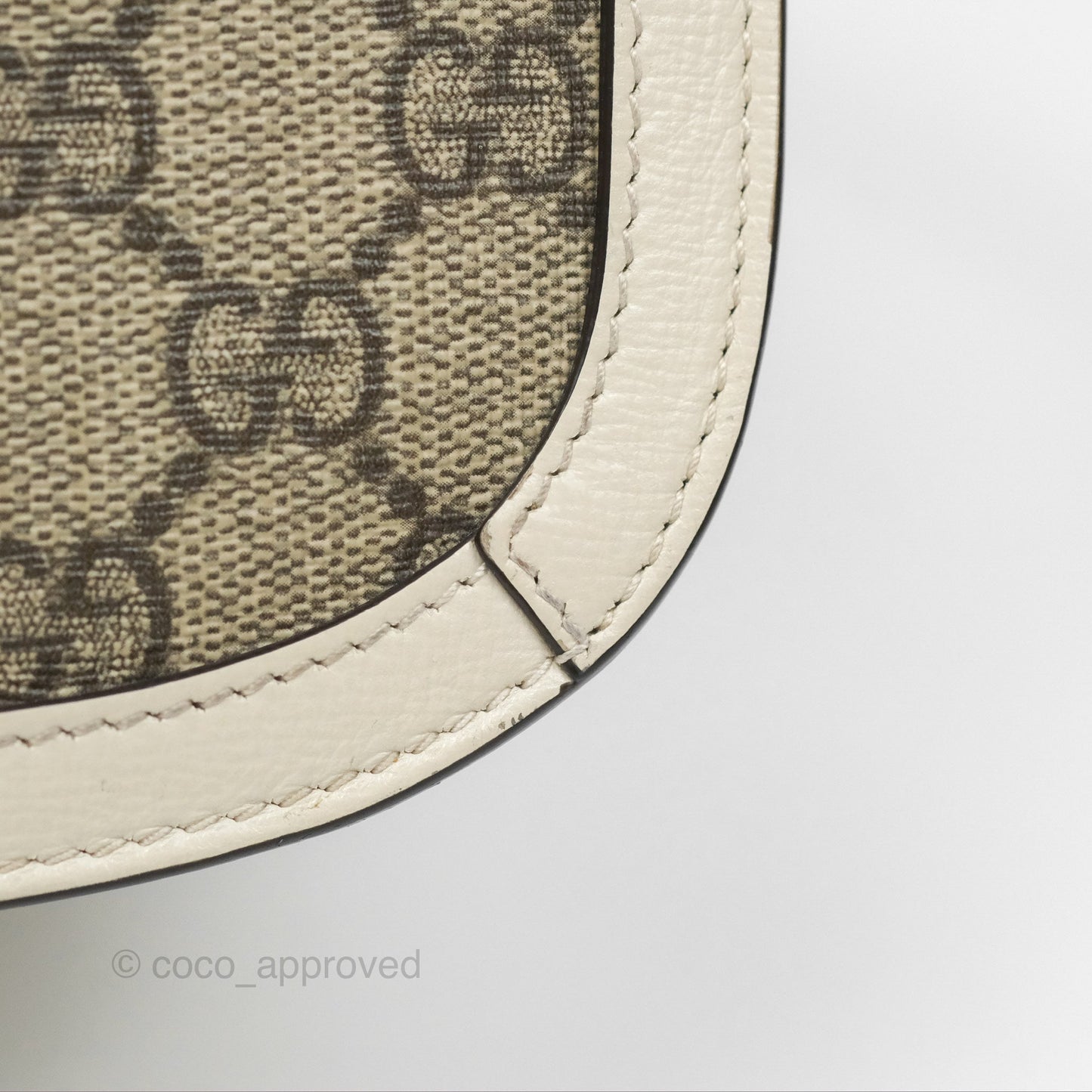 Gucci Horsebit 1955 GG Supreme Canvas White Shoulder Bag Gold Hardware