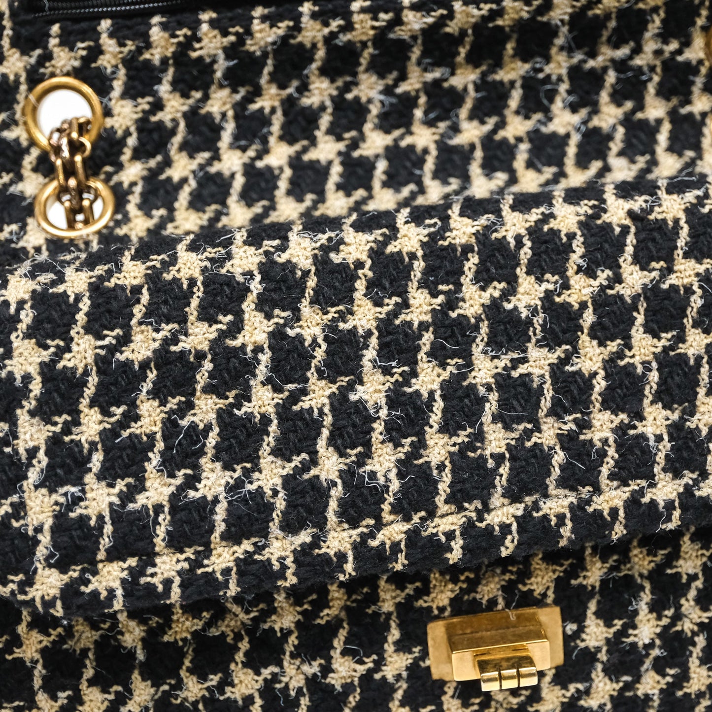 Chanel Reissue 225 Flap Houndstooth Beige Black Fabric Antique Gold Hardware